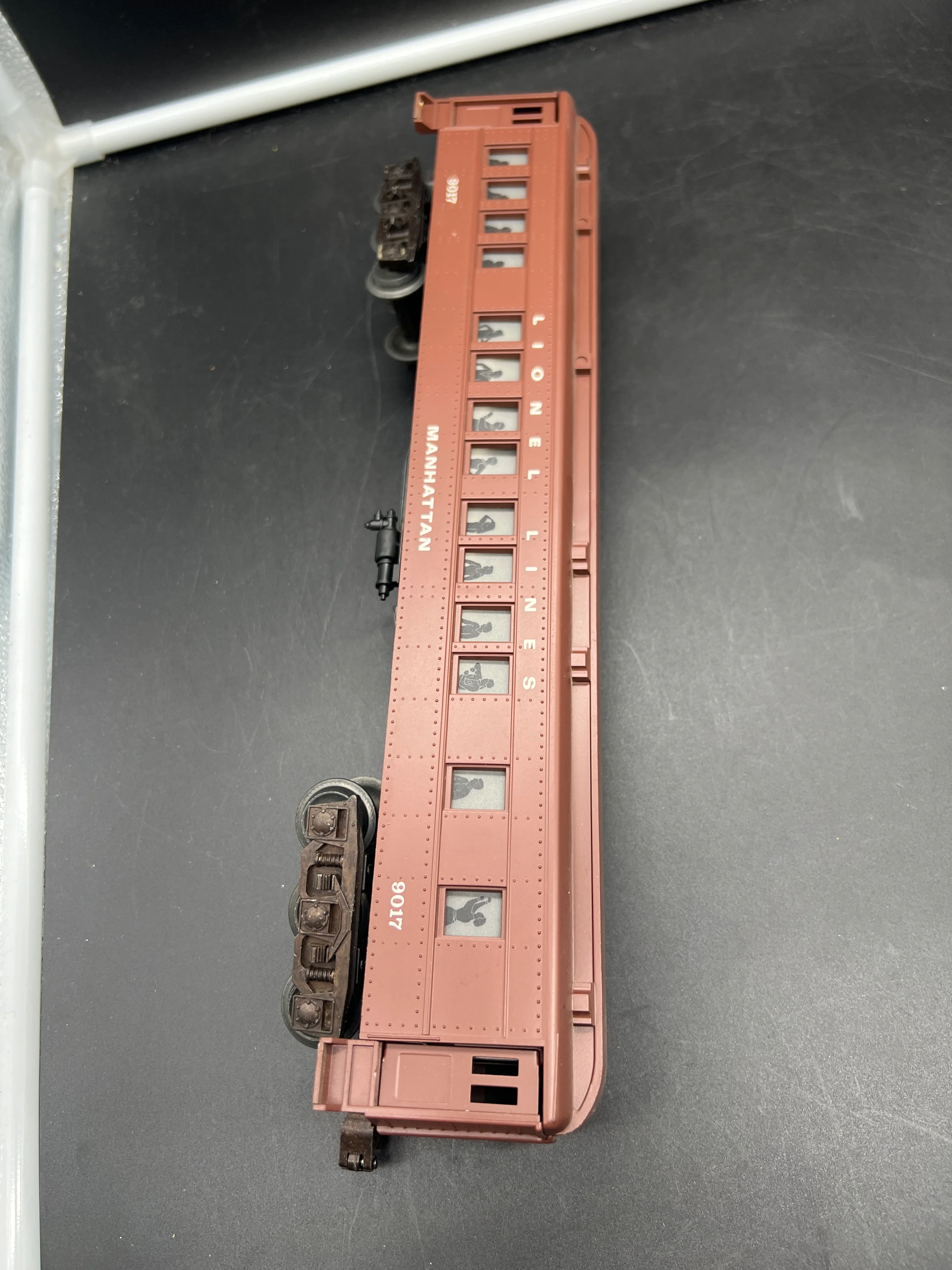 Lionel 6-19011, 6-19015, 6-19016, 6-19017, 6-19018 Lionel Lines Madison Passenger Car Set (Set of 5) O Scale Used - Image 36