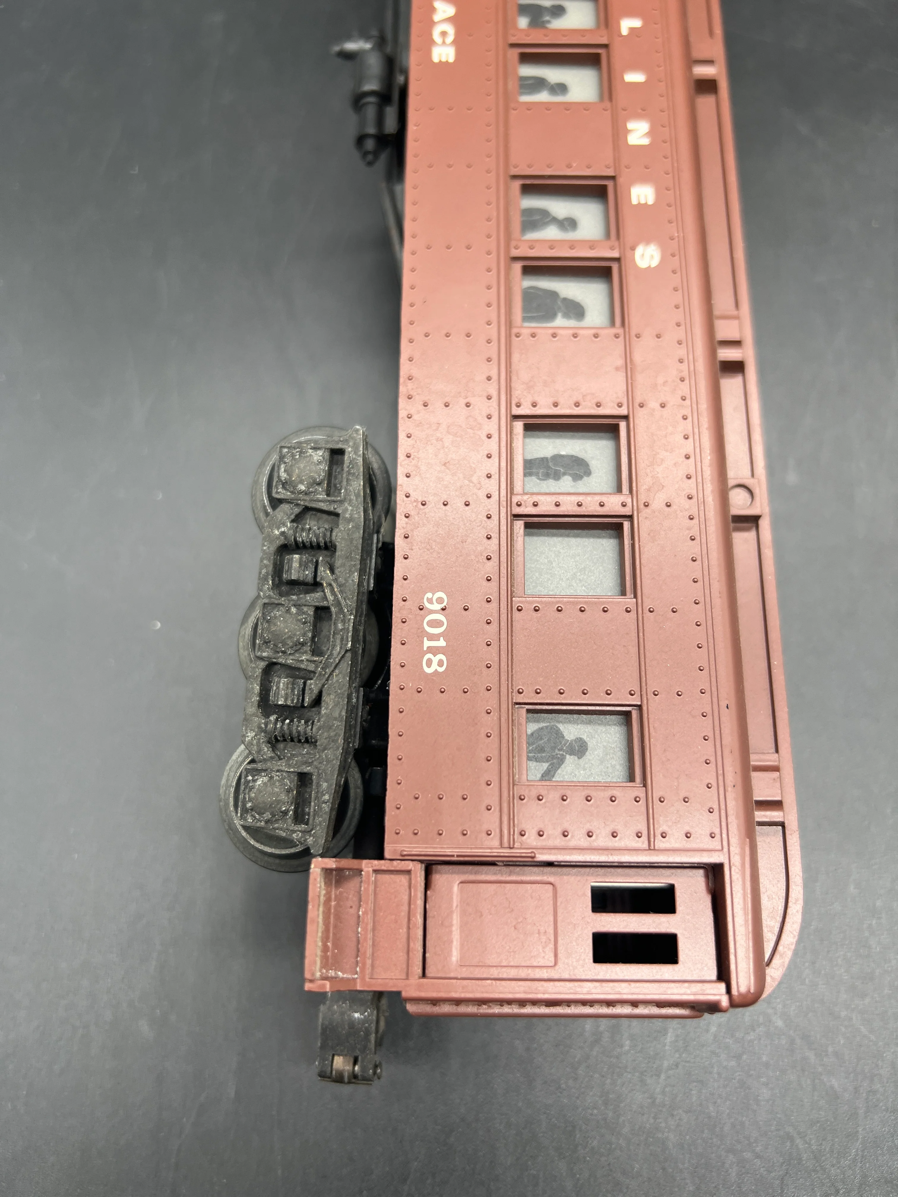 Lionel 6-19011, 6-19015, 6-19016, 6-19017, 6-19018 Lionel Lines Madison Passenger Car Set (Set of 5) O Scale Used - Image 45