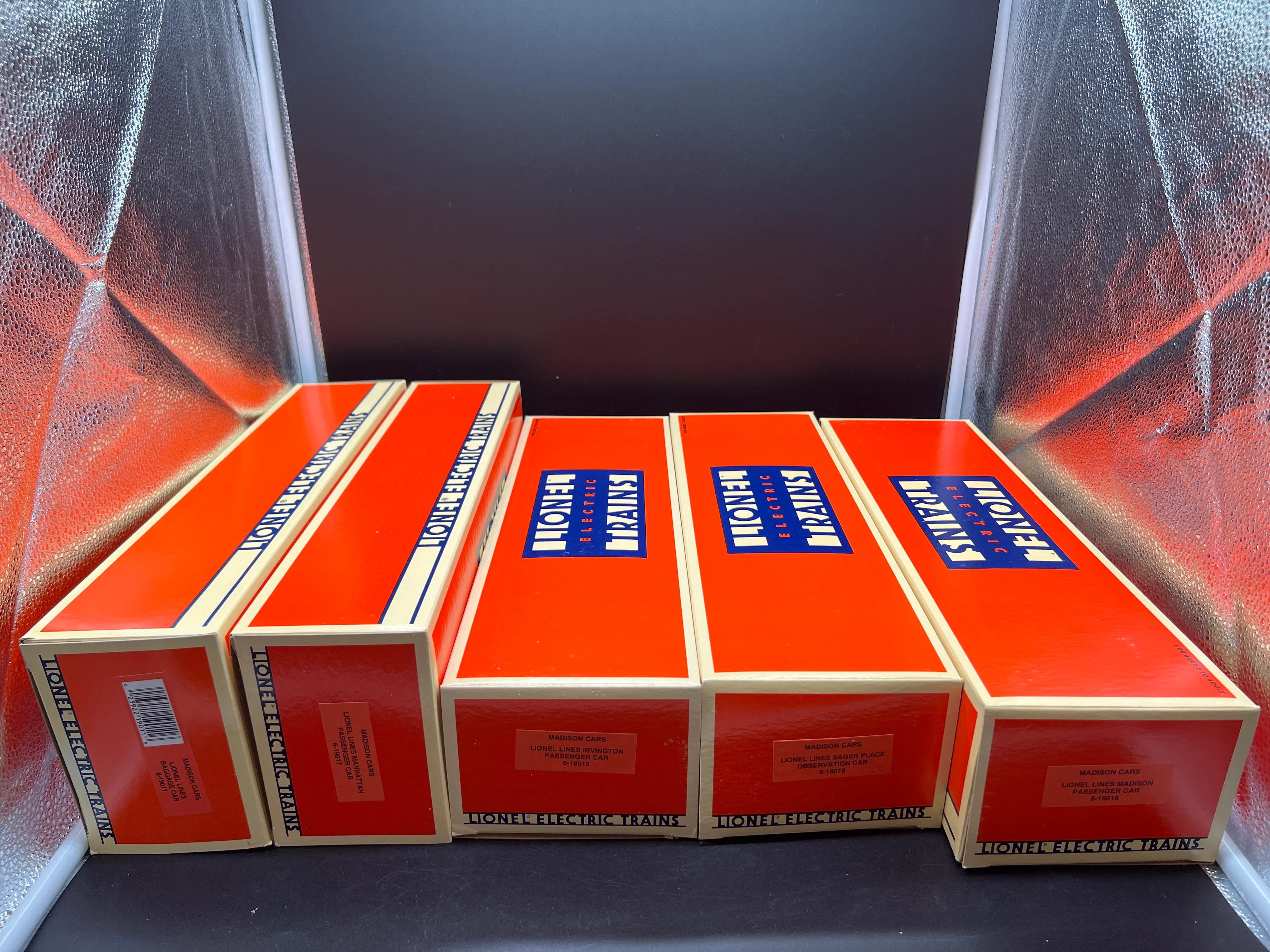 Lionel 6-19011, 6-19015, 6-19016, 6-19017, 6-19018 Lionel Lines Madison Passenger Car Set (Set of 5) O Scale Used - Image 50