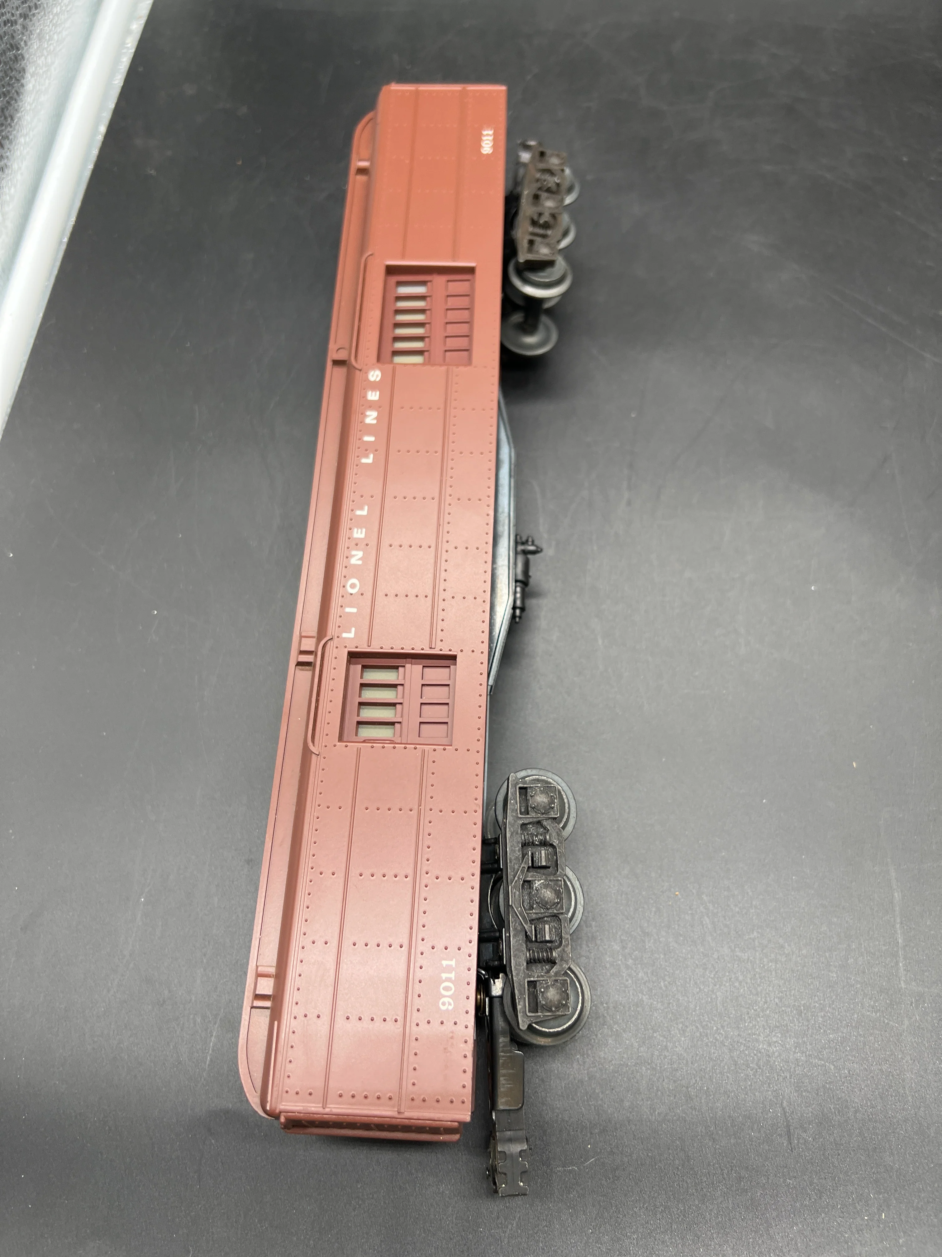Lionel 6-19011, 6-19015, 6-19016, 6-19017, 6-19018 Lionel Lines Madison Passenger Car Set (Set of 5) O Scale Used - Image 8
