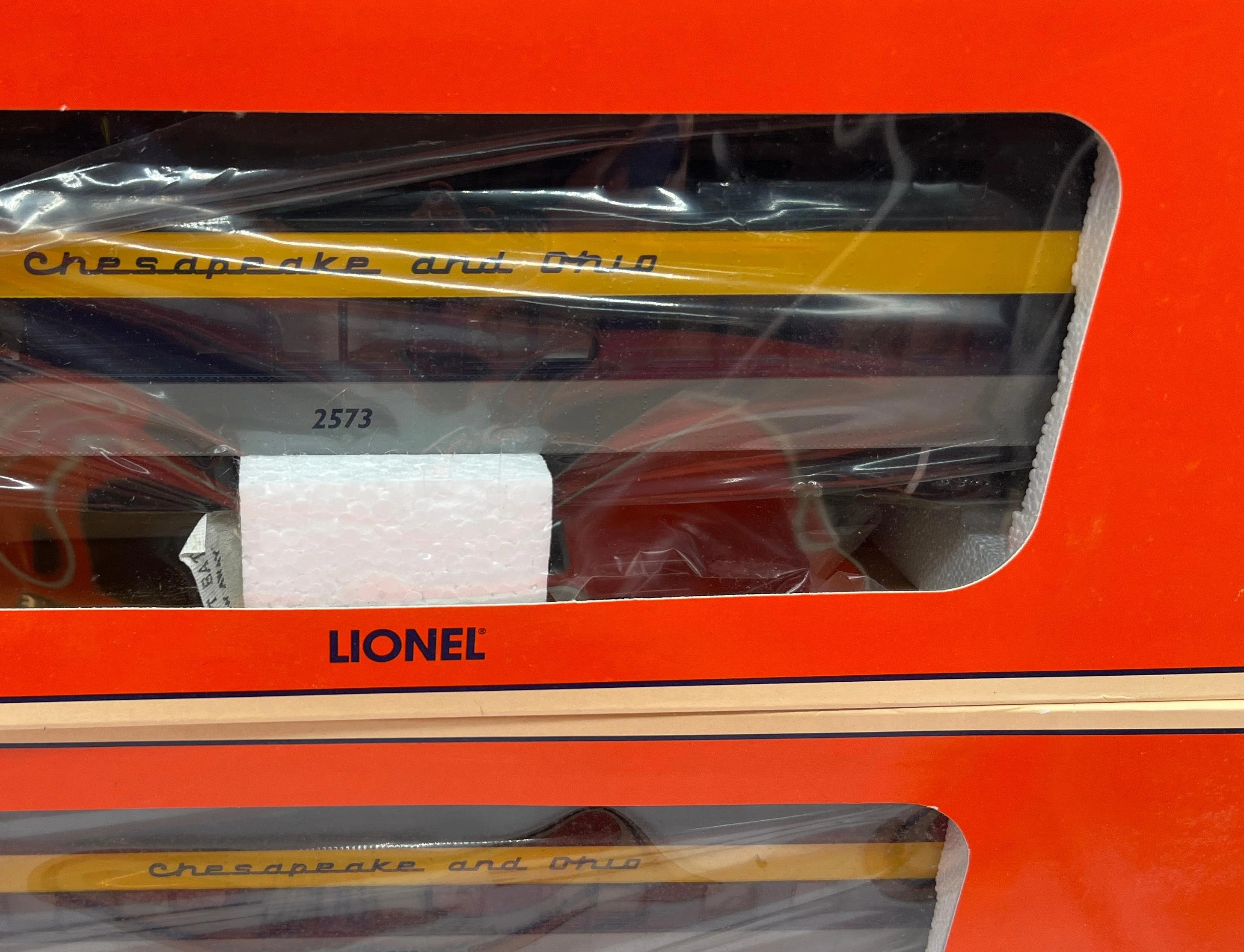 Lionel 6-19088, 6-19089, 6-19090, 6-19091 Chesapeake & Ohio passenger set (Set of 4 cars) O Scale NEW - Image 2
