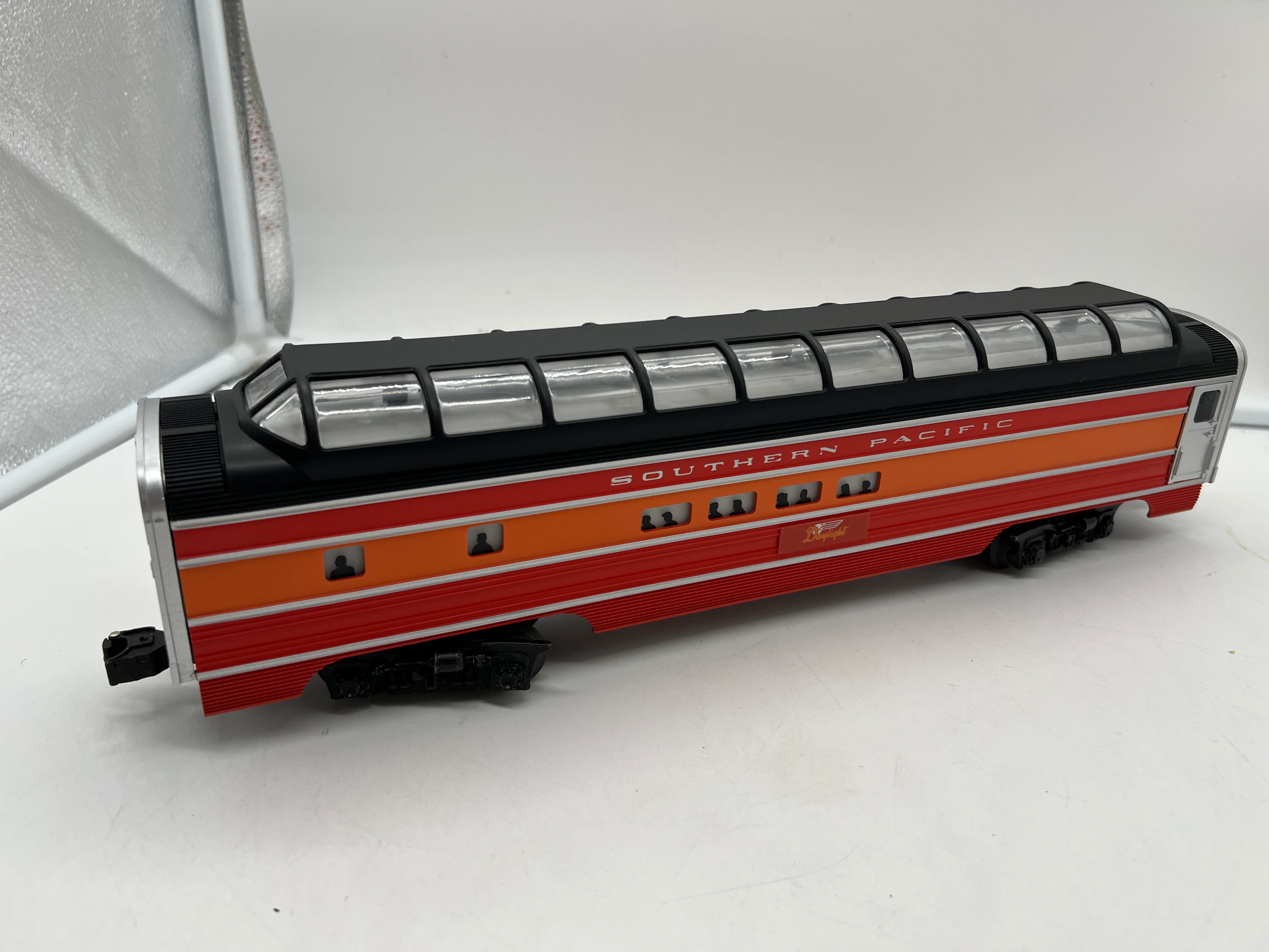 Lionel 6-19107 Southern Pacific full vista dome passenger car O SCALE Like New - Image 4