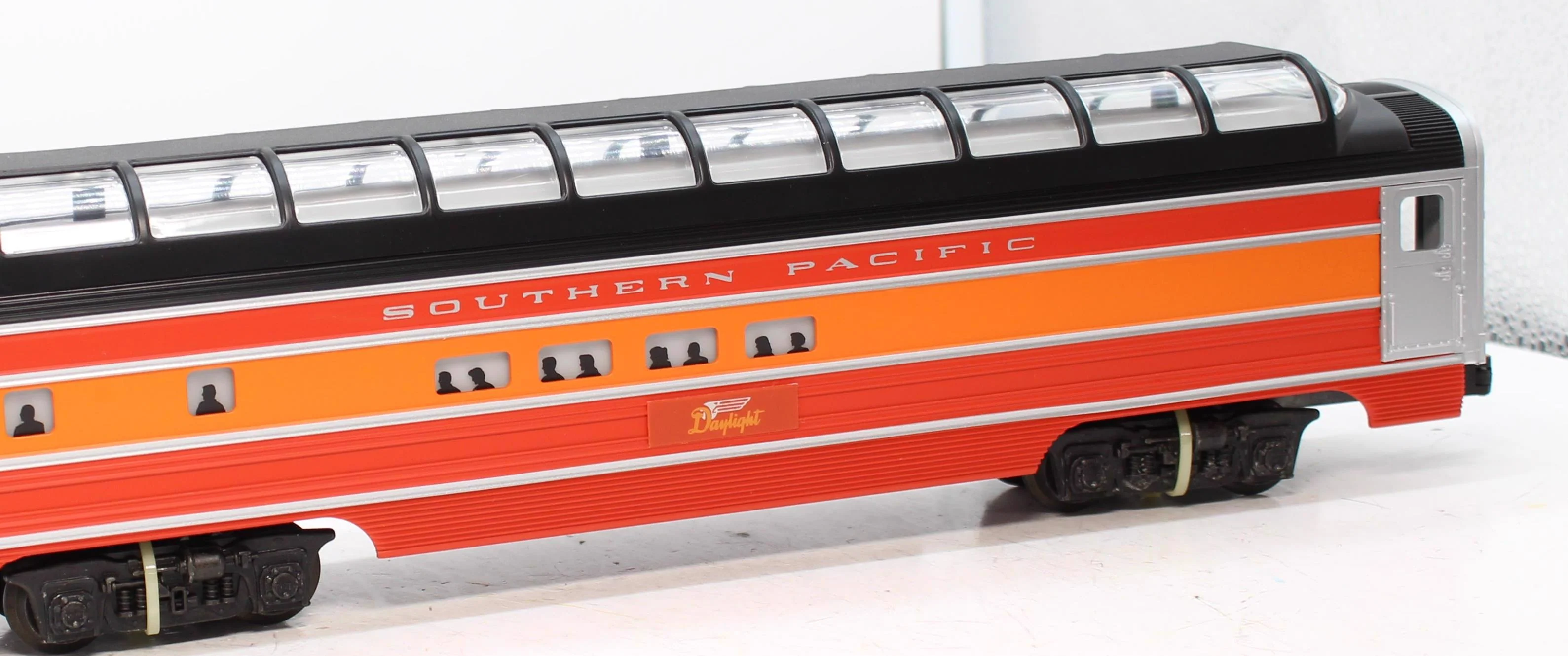 Lionel 6-19107 SOUTHERN PACIFIC Full Vista Dome Passenger Car O Scale NEW Damaged Box - Image 2