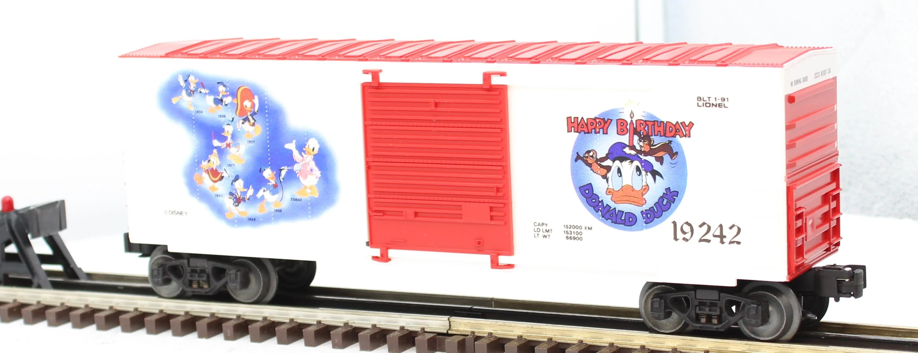 Lionel 6-19242 DISNEY Donald Duck Birthday Hi-Cube Boxcar Mainline O Scale Like New - Image 4