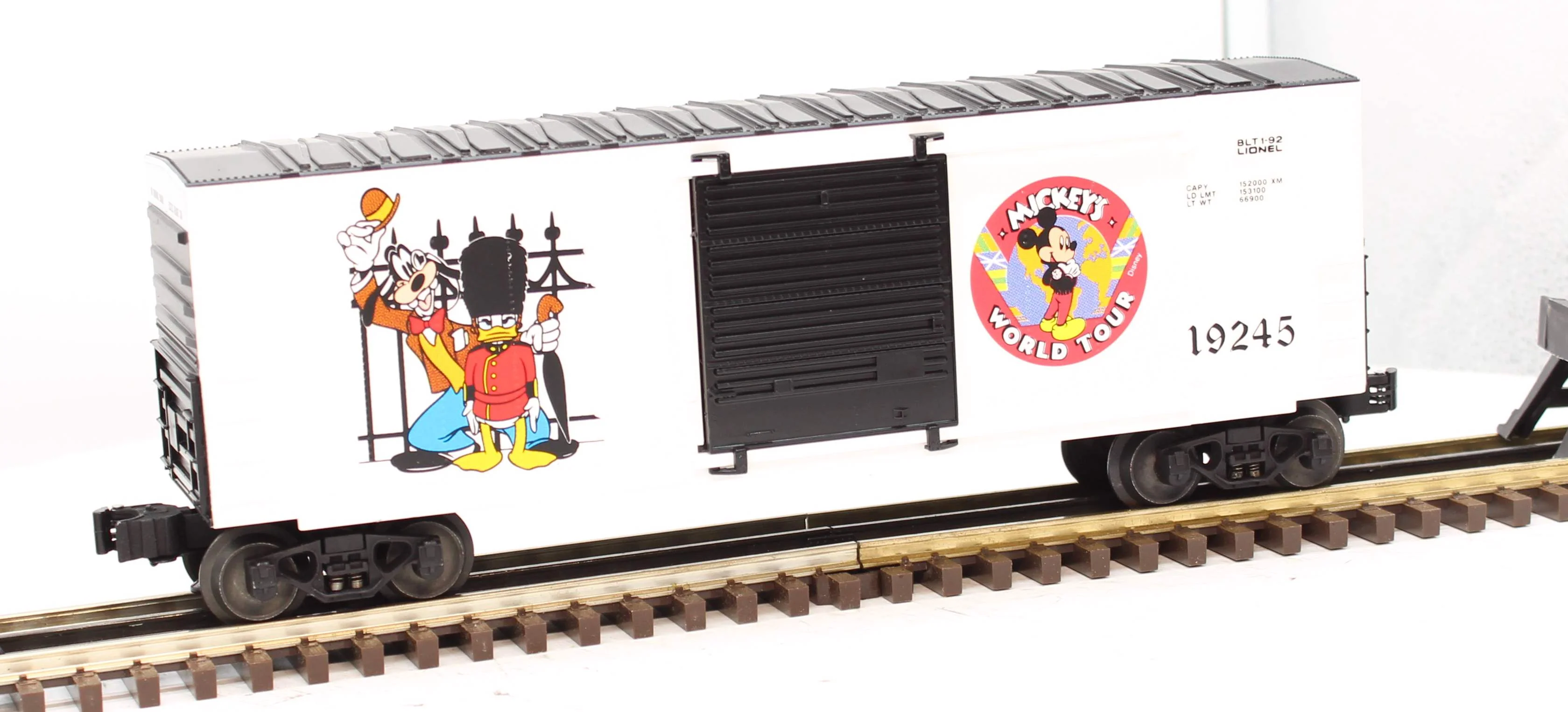 Lionel 6-19245 DISNEY Hi-Cube Boxcar Mickeys World Tour O Scale Like New - Image 2