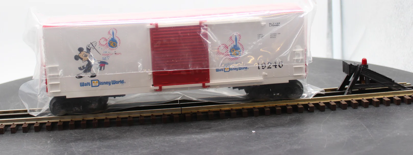 Lionel 6-19246 Disney World 20th Anniversary Box Car O Scale NEW - Image 7