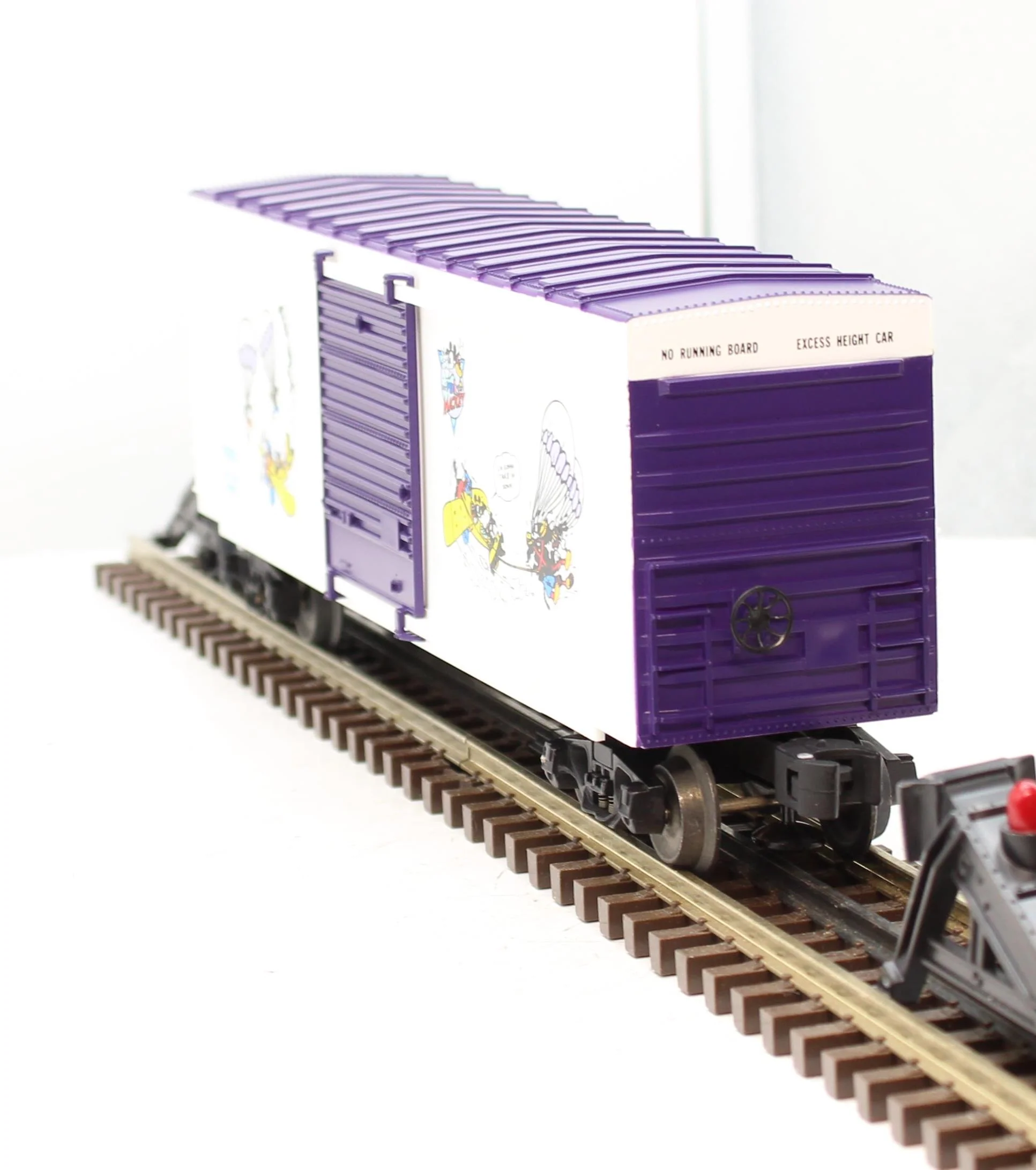 Lionel 6-19261 DISNEY Perils of Mickey Mail Pilot Hi-Cube Boxcar O Scale Like New - Image 3