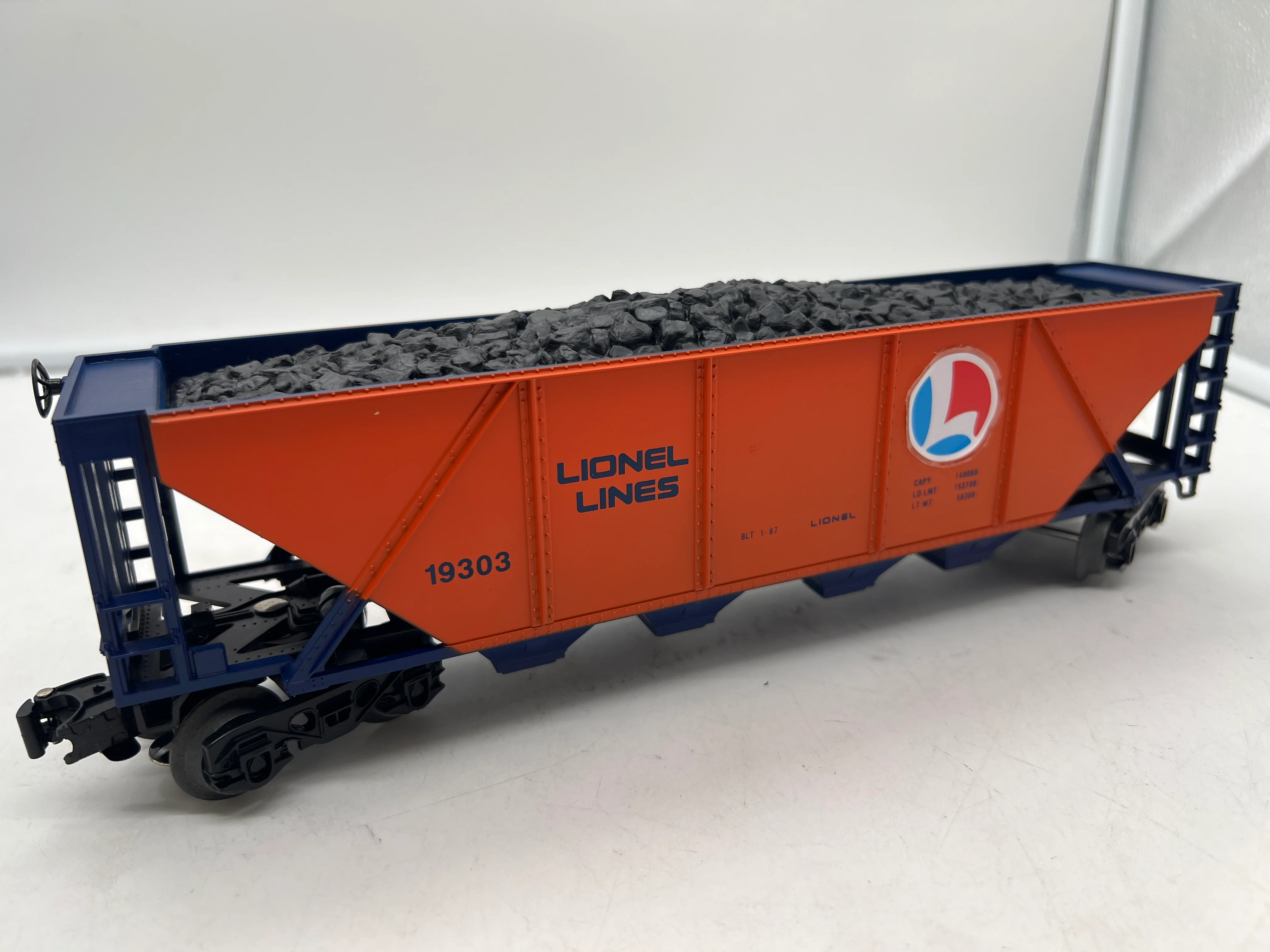 Lionel 6-19303 Lionel Lines quad hopper with coal load O SCALE Like New - Image 5