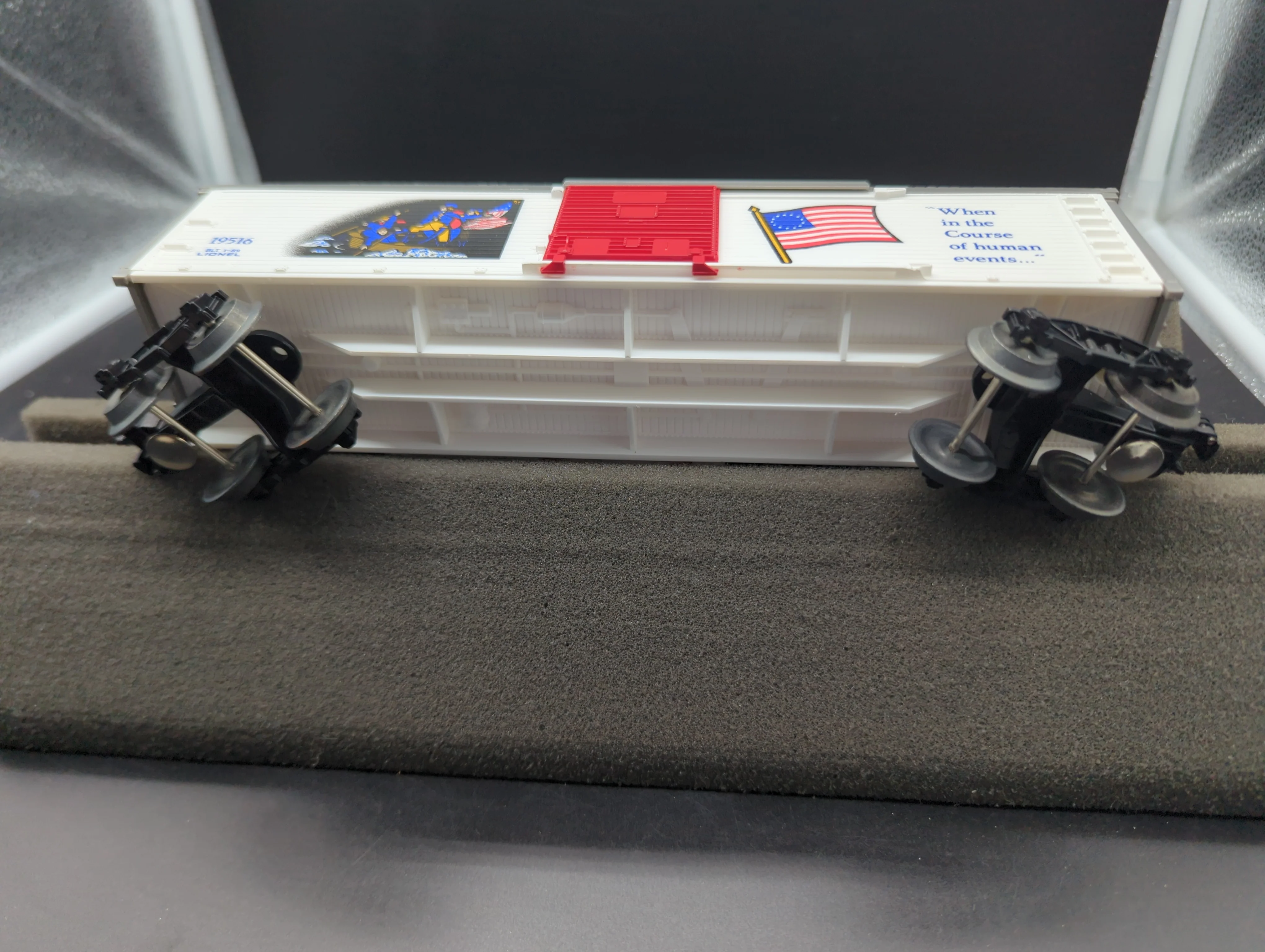Lionel #6-19516 Old Glory reefer boxcar O SCALE Like New - Image 4