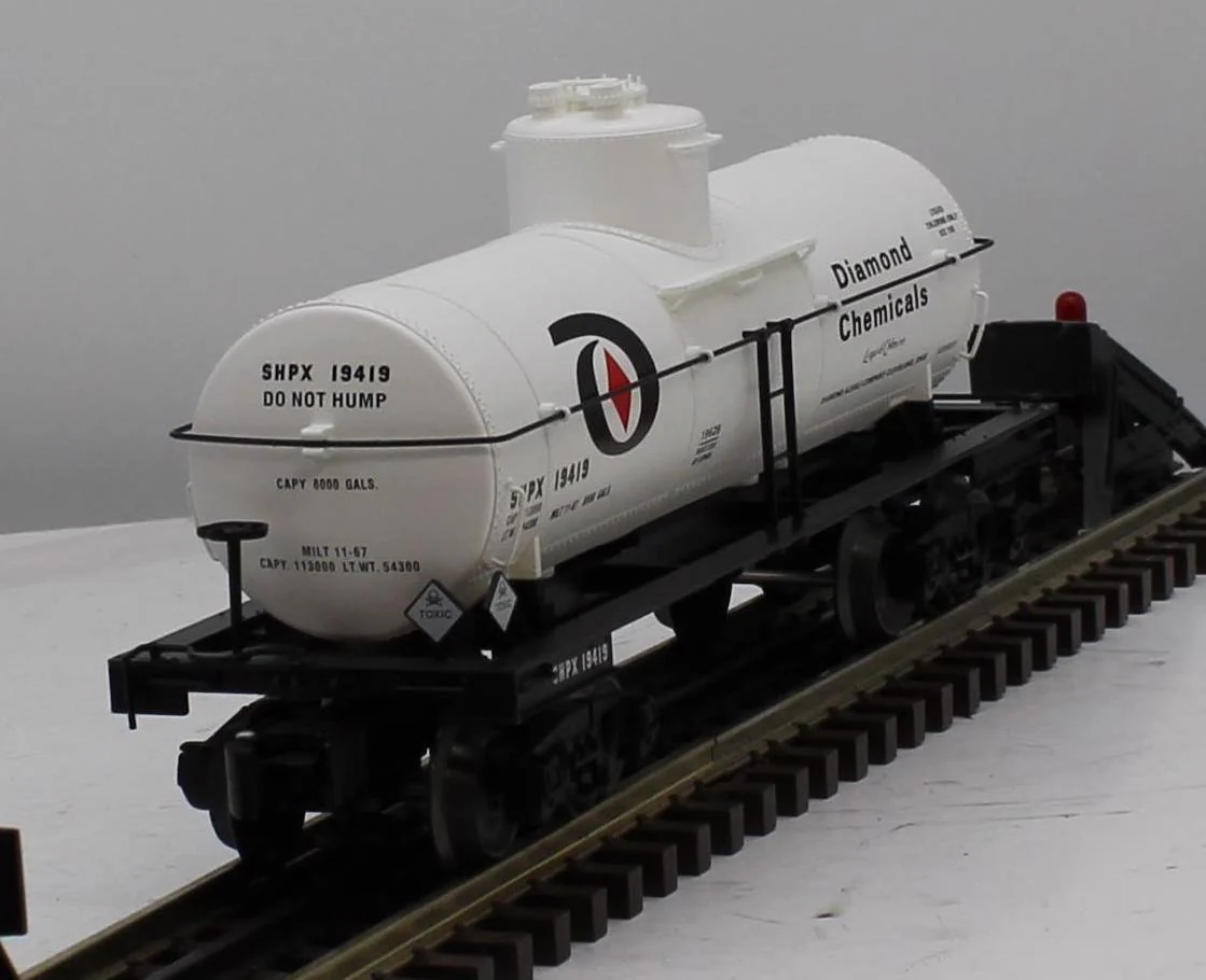 Lionel 6-19626 Diamond Chemicals 8,000 Gallon Tank Car O SCALE Like New - Image 3