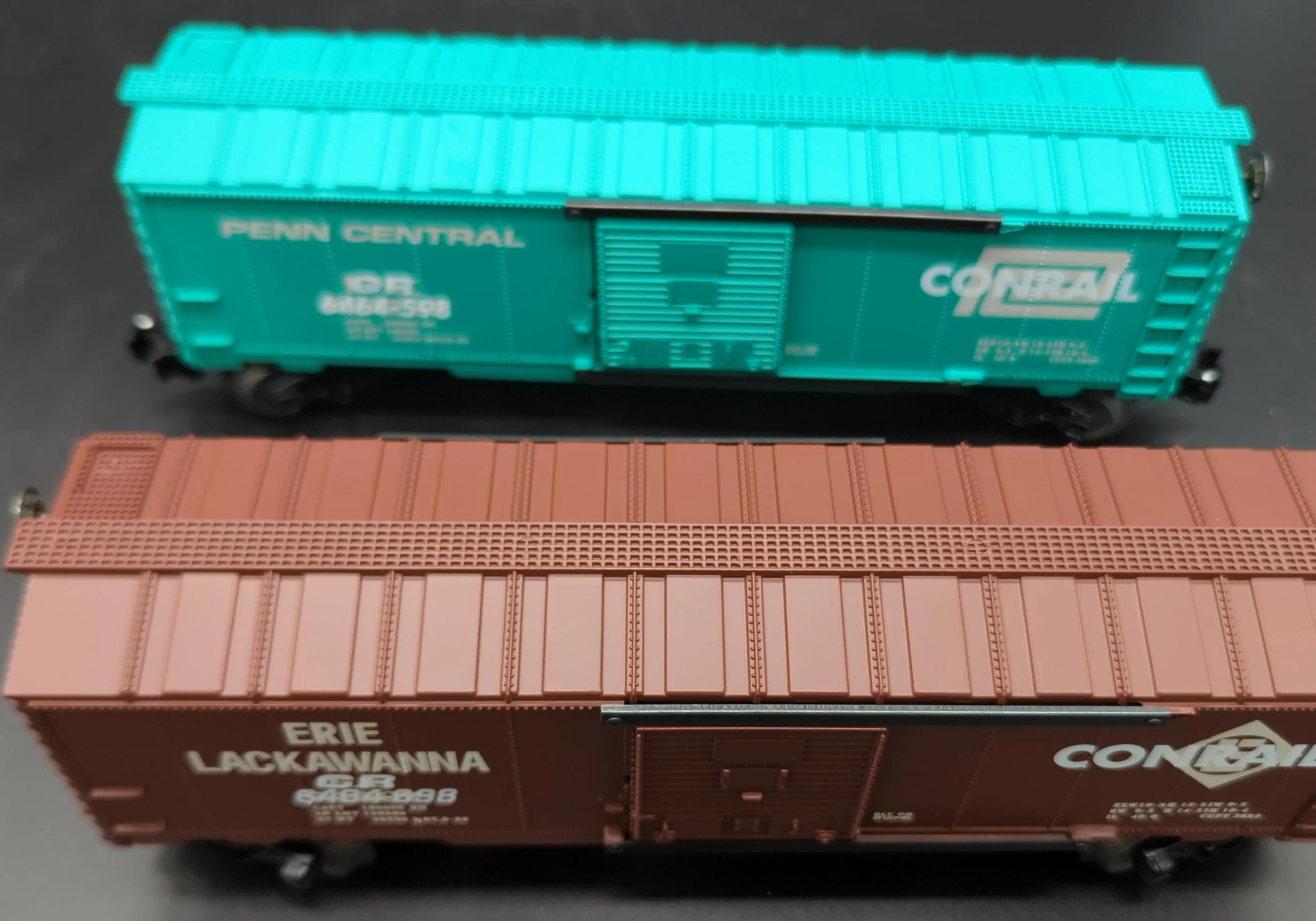 Lionel 6-21756 Conrail overstamped box car set Penn Central & Erie Lackawanna 6464-598 & 698 two car set O SCALE Like New - Image 3