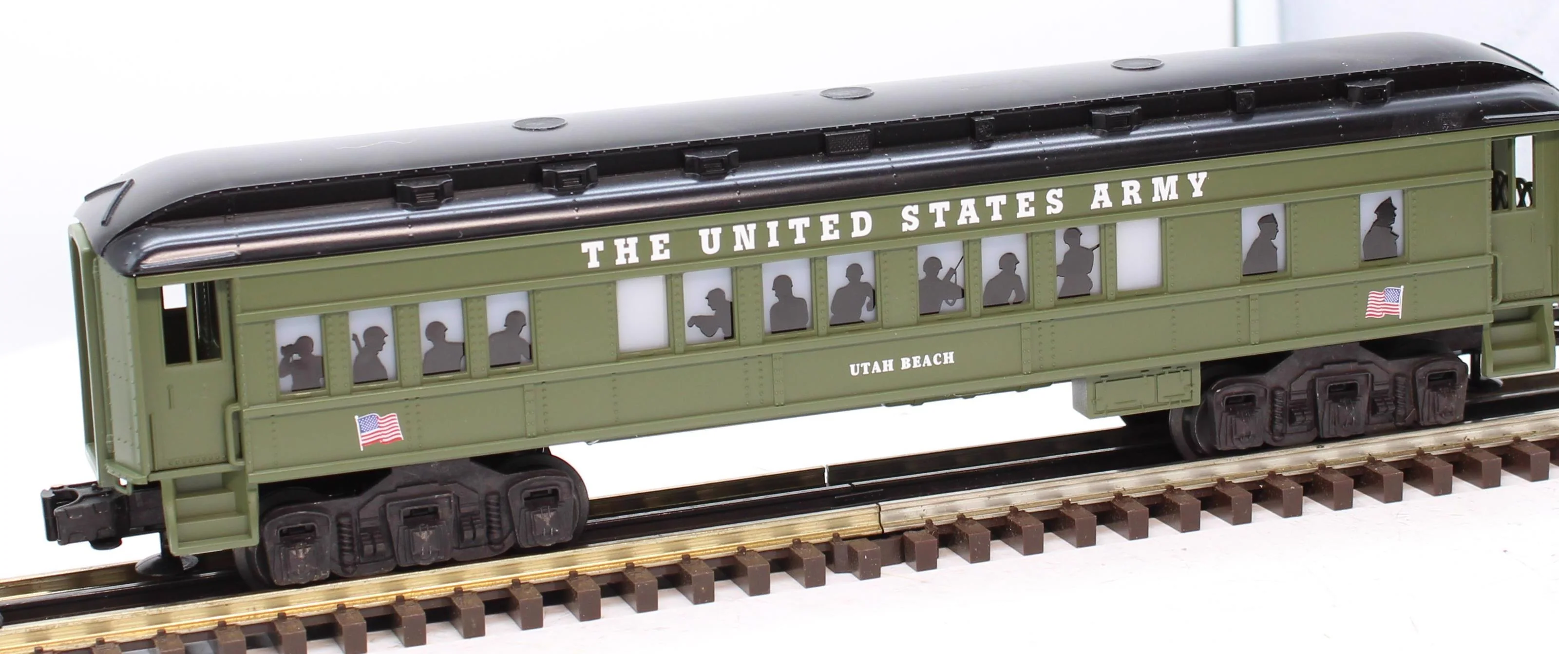 Lionel 6-21951 World War II Troop Train (4-6-4 Steam Loco #1941) O SCALE Used - Image 7
