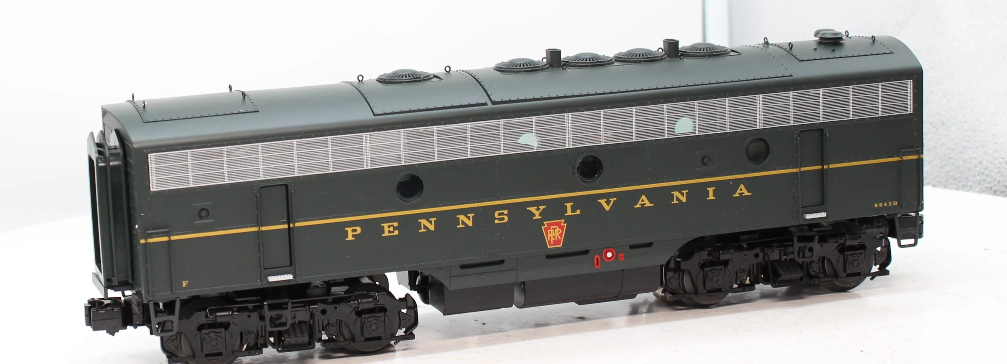 Lionel 6-24588 Pennsylvania TMCC F7 Diesel Powered B-Unit #9643B O SCALE Like New - Image 3