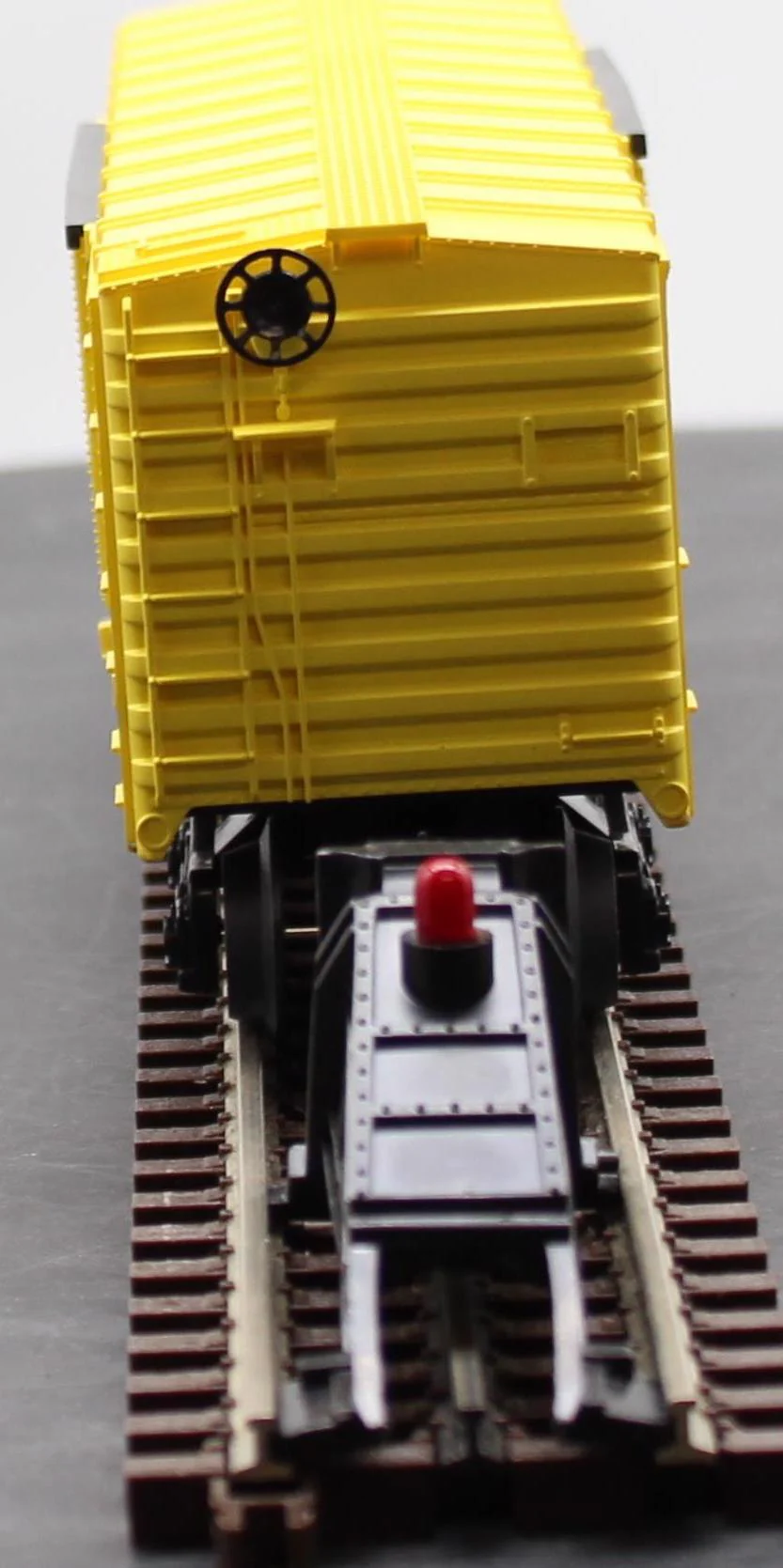 Lionel 6-25035 Disney Holiday Boxcar 2006 O Scale Like New - Image 4