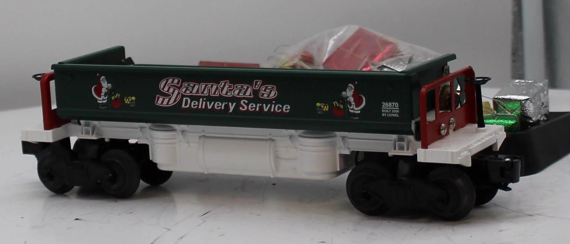 Lionel 6-26870 Christmas Dump Car with Presents O SCALE Used Excellent black dump bin - Image 4