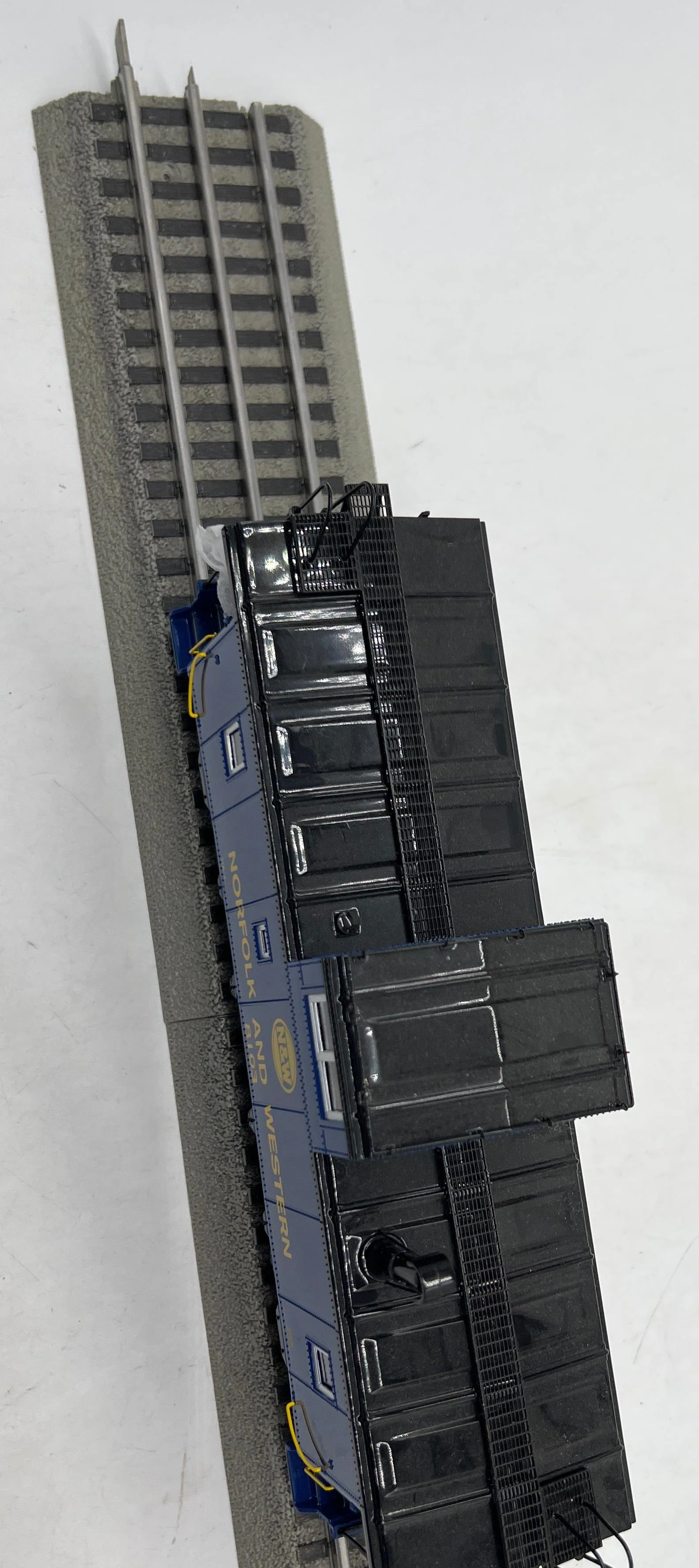 Lionel 6-27692 Norfolk & Western NS Heritage Ca-4 Caboose smoking O SCALE Used Excellent - Image 3