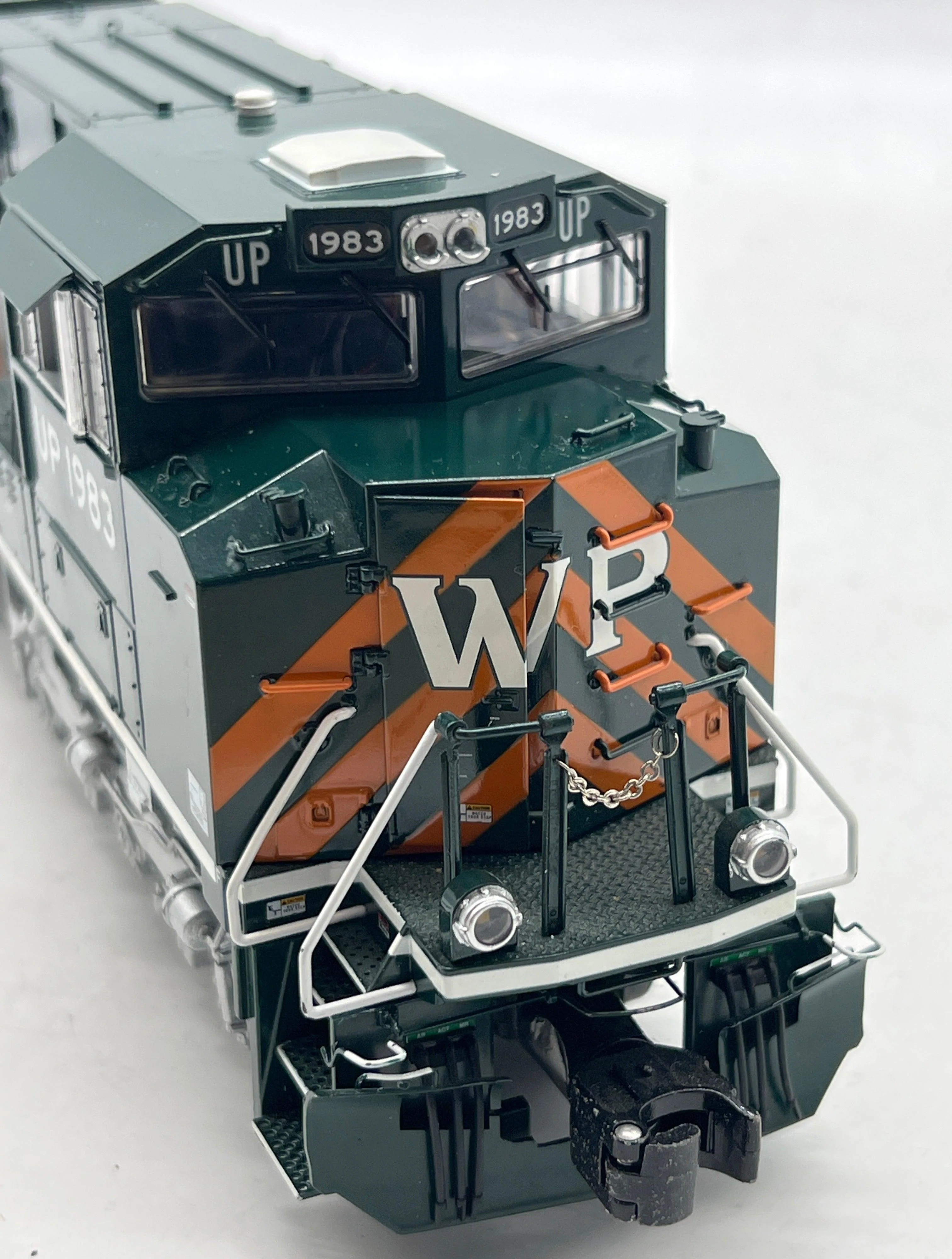 Lionel 6-28262 Western Pacific UP Heritage LEGACY SD70ACe #1983 O SCALE Used Excellent - Image 6