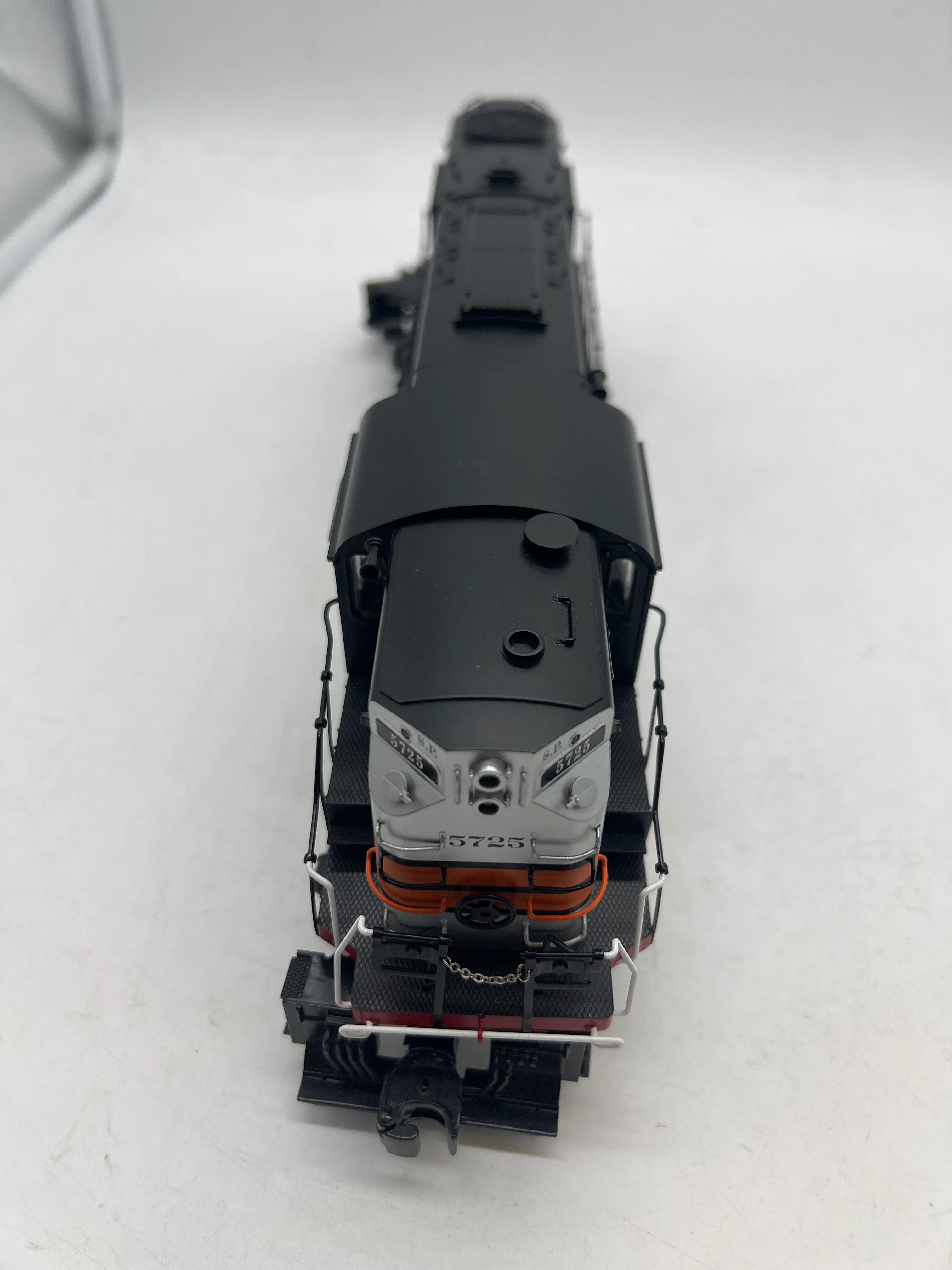 Lionel 6-28521 SOUTHERN PACIFIC TMCC RS-11 DIESEL #5725 O SCALE NEW - Image 5