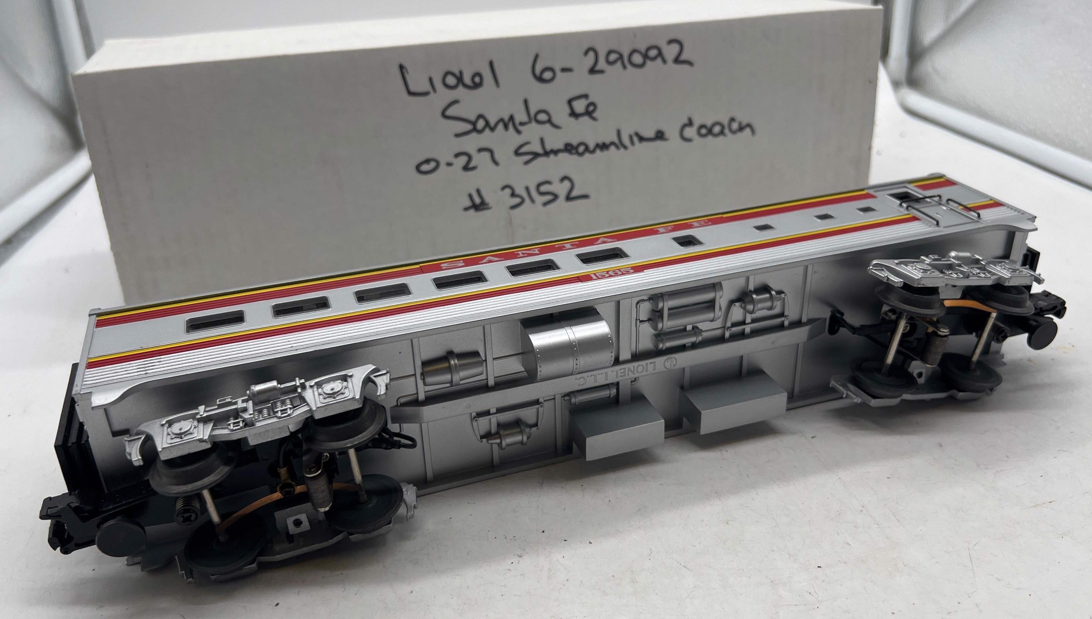 Lionel 6-29092 SANTA FE Streamlined Coach Car O Scale Used Excellent Damaged Box - Image 3