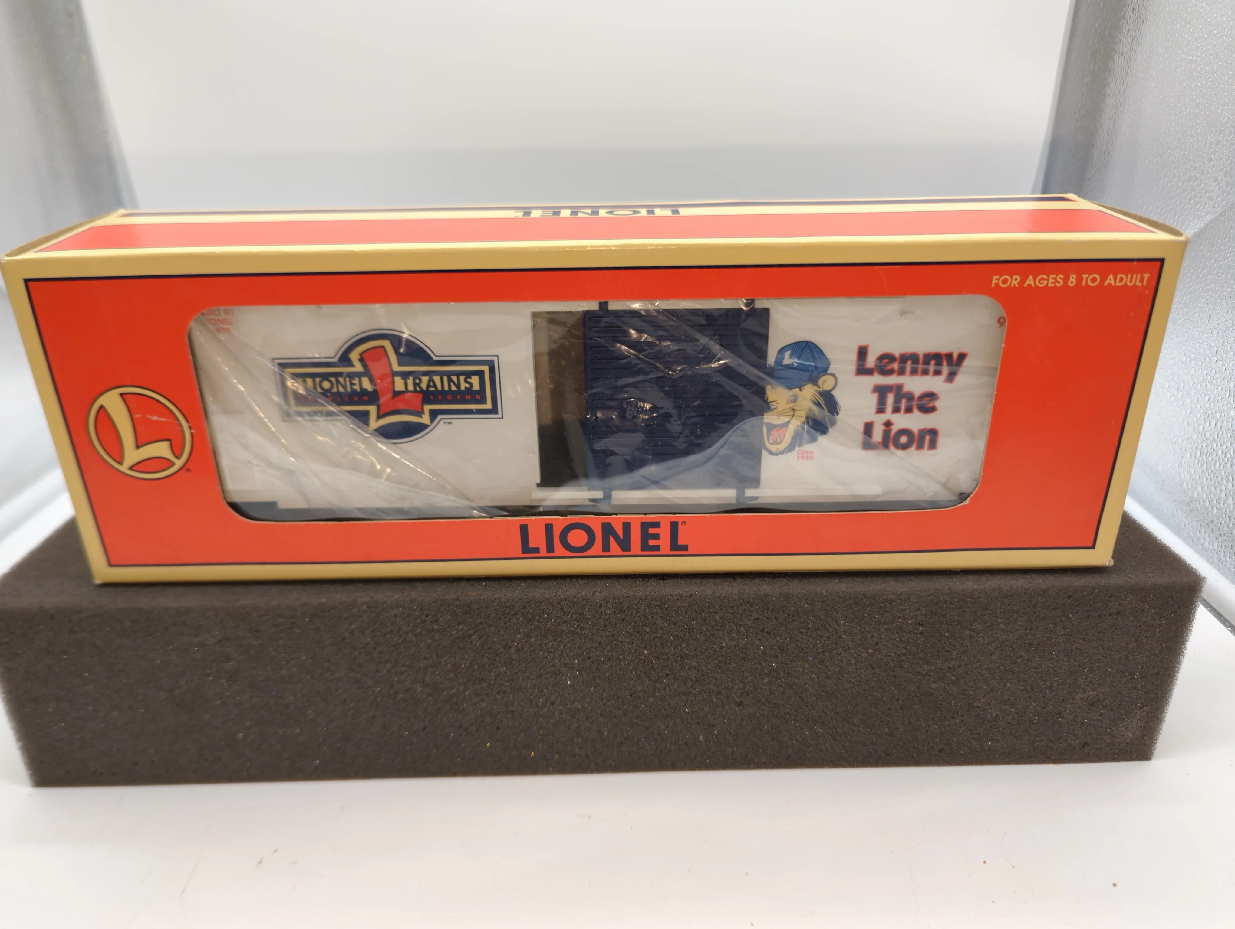 Lionel 6-29232 Lenny the Lion hi-cube boxcar O SCALE Like New - Image 4