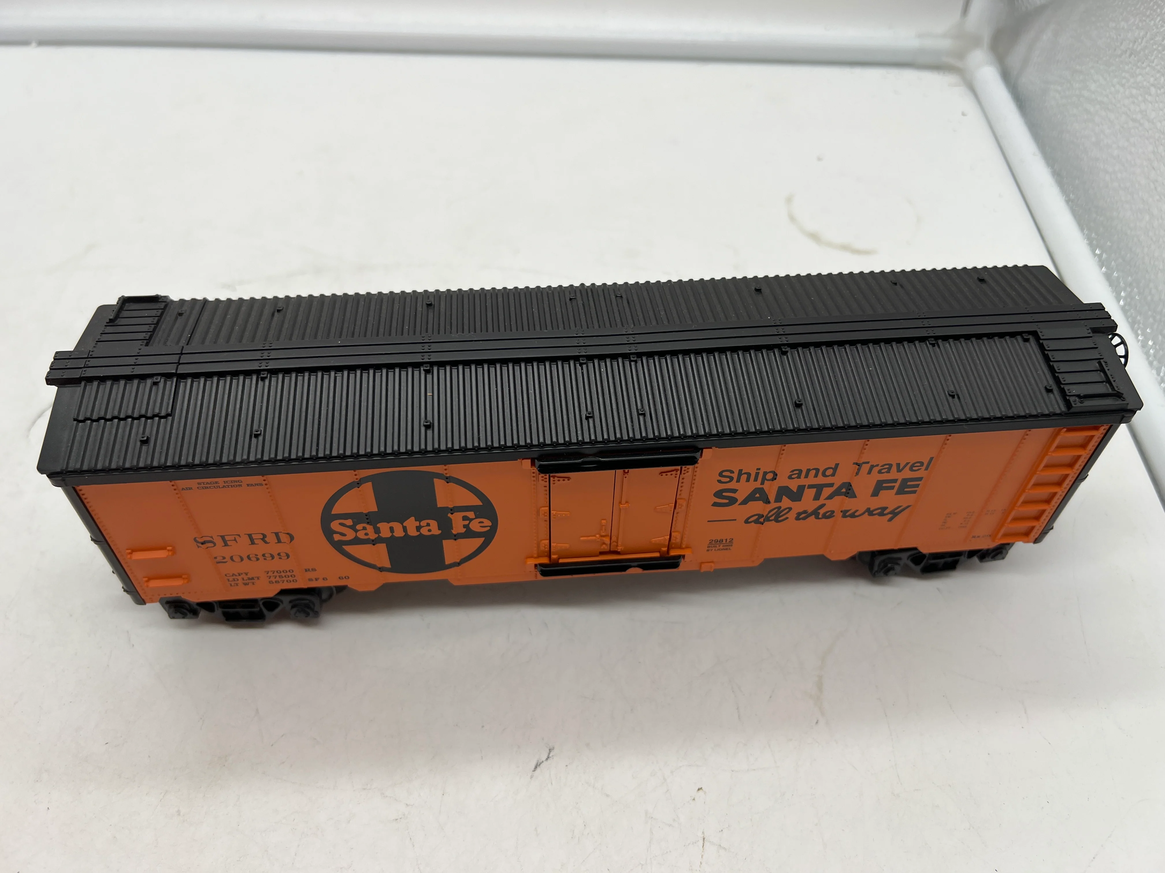 Lionel 6-29812 SANTA FE HOT BOX REEFER orange O SCALE Like New - Image 3