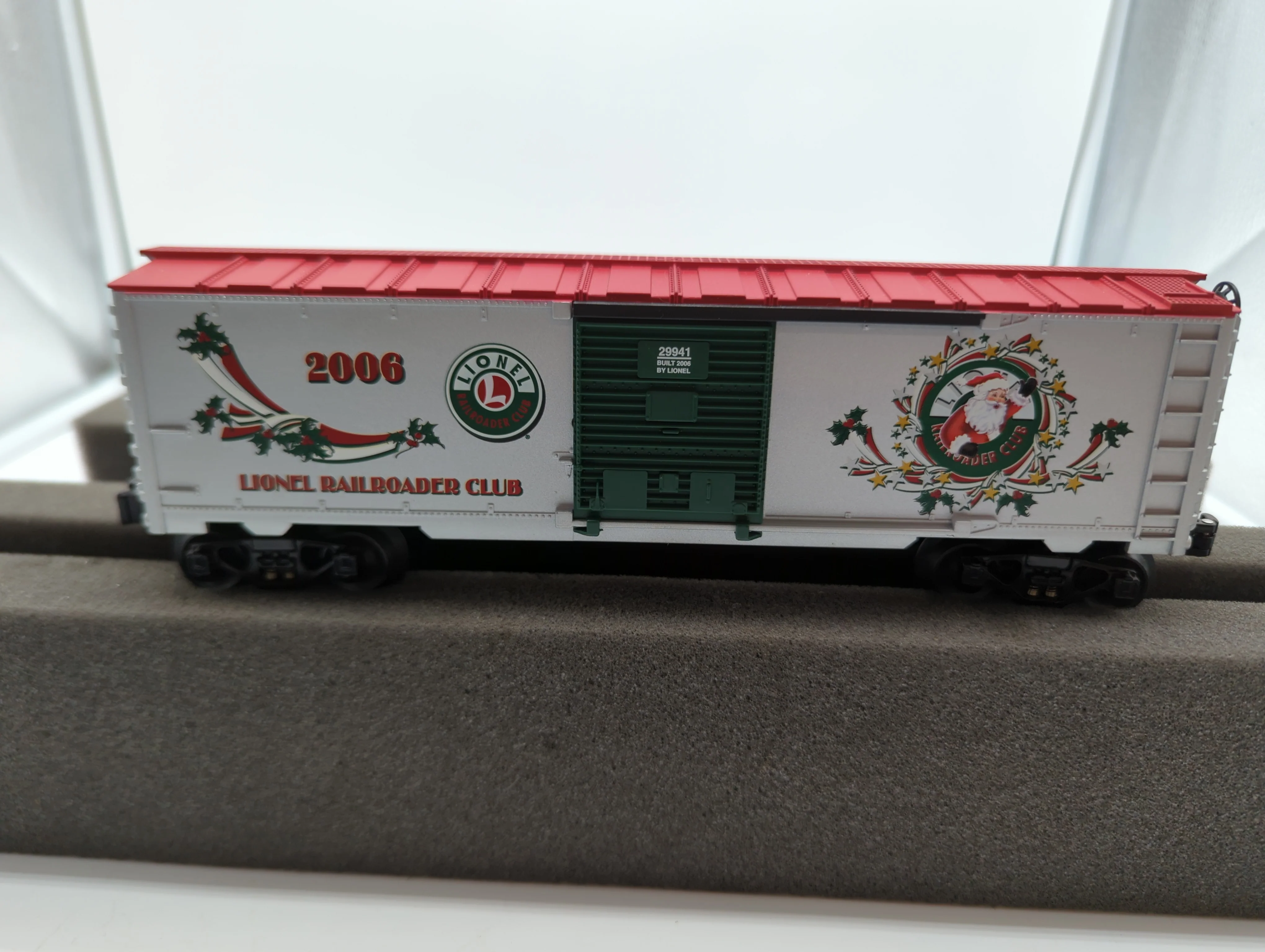 Lionel 6-29941 LRRC 2006 HOLIDAY BOXCAR O SCALE NEW - Image 2