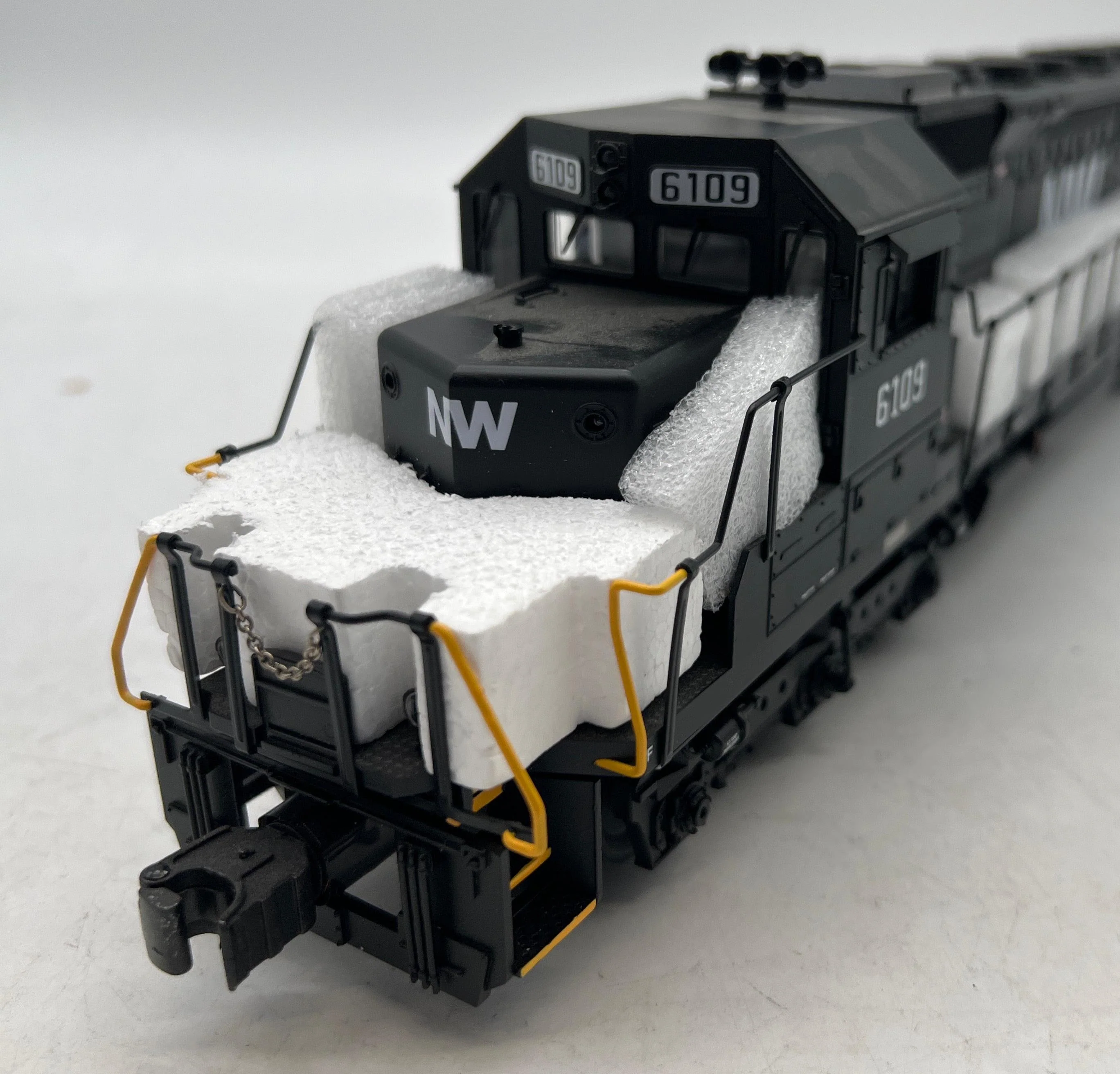 Lionel 6-34777 Norfolk & Western N&W LEGACY Scale SD40-2 Diesel #6109 O SCALE Used Excellent - Image 5