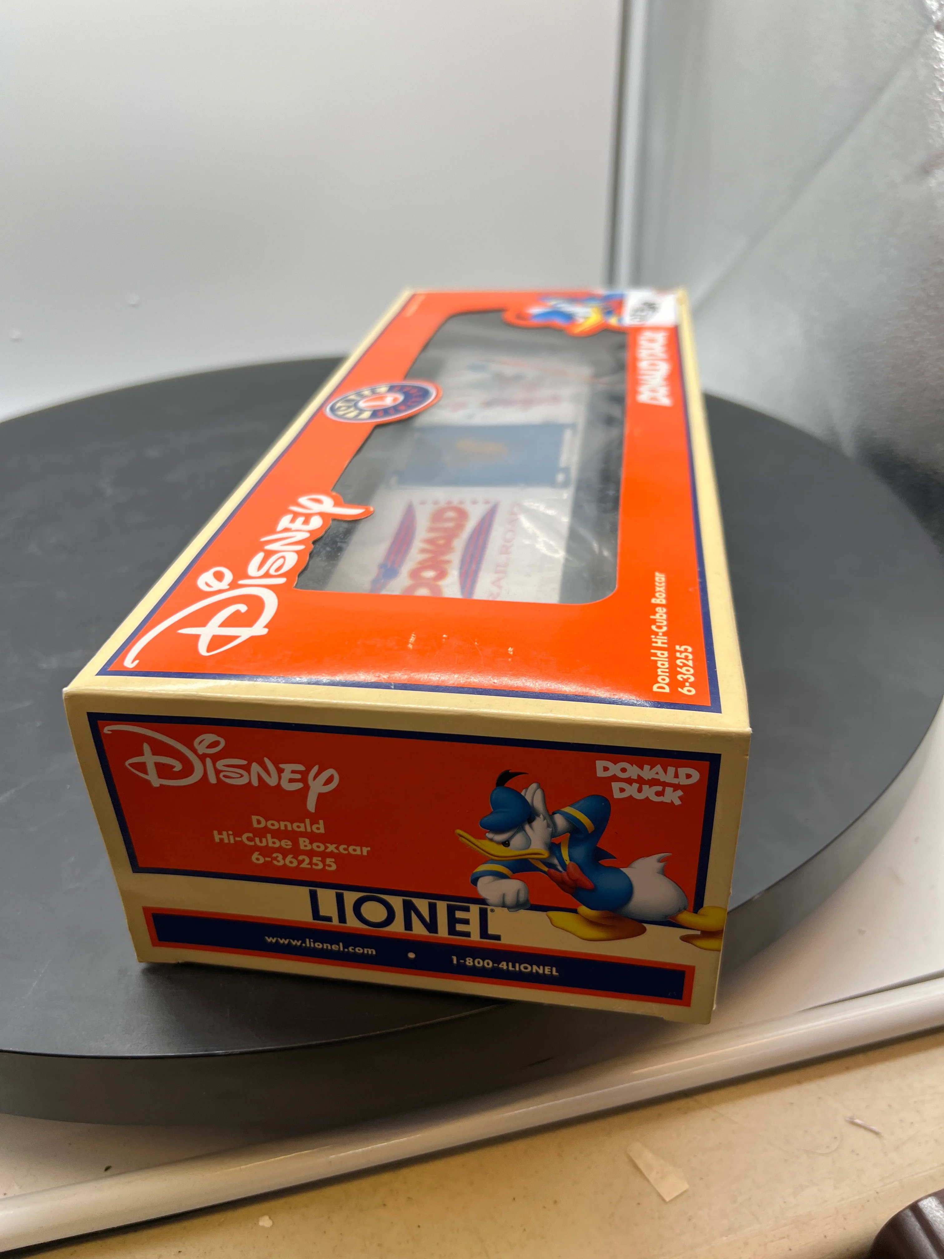 Lionel 6-36255 O SCALE DONALD DUCK HI-CUBE BOXCAR NEW - Image 3