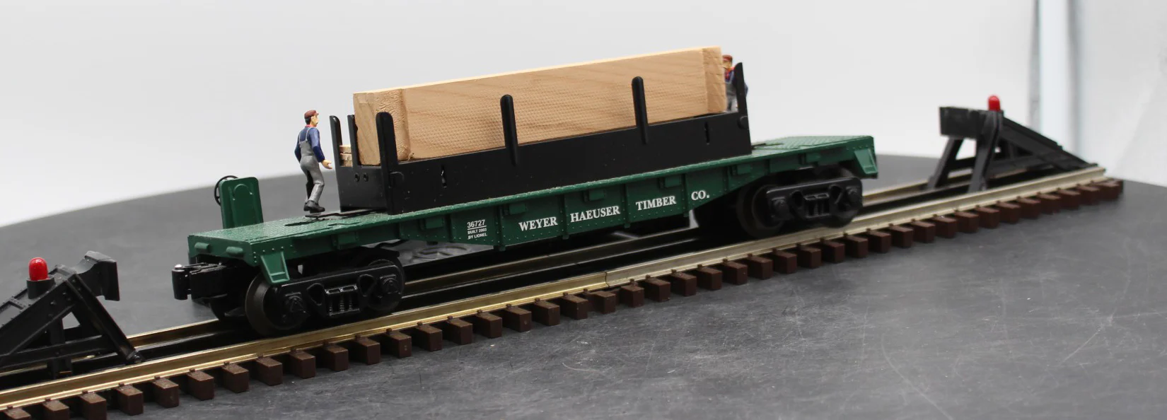 Lionel 6-36727 Weyerhaeuser Moe & Joe Flatcar O SCALE Like New - Image 4