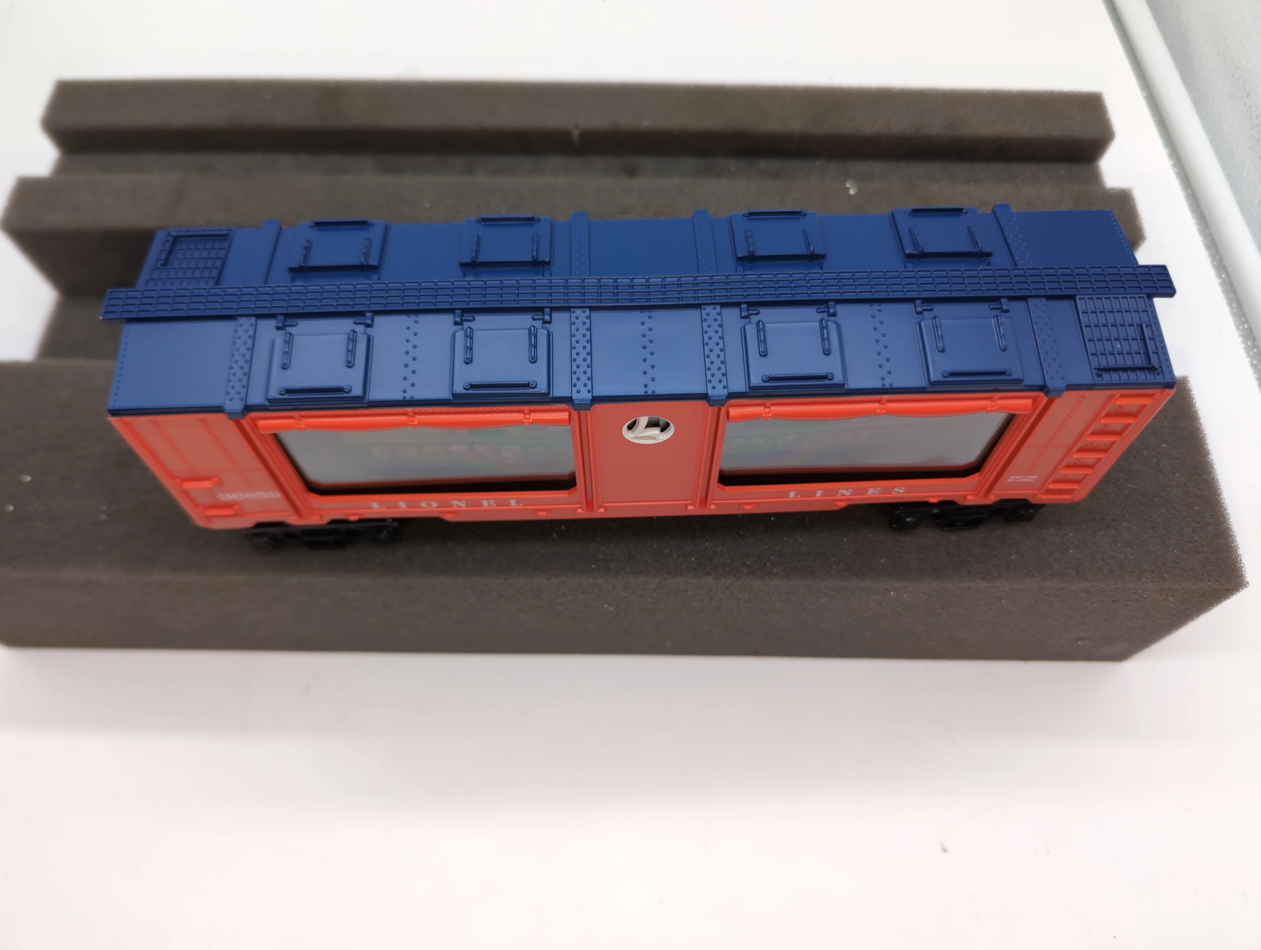 Lionel 6-36859 Lionel Lines Aquarium Car O SCALE Like New - Image 4