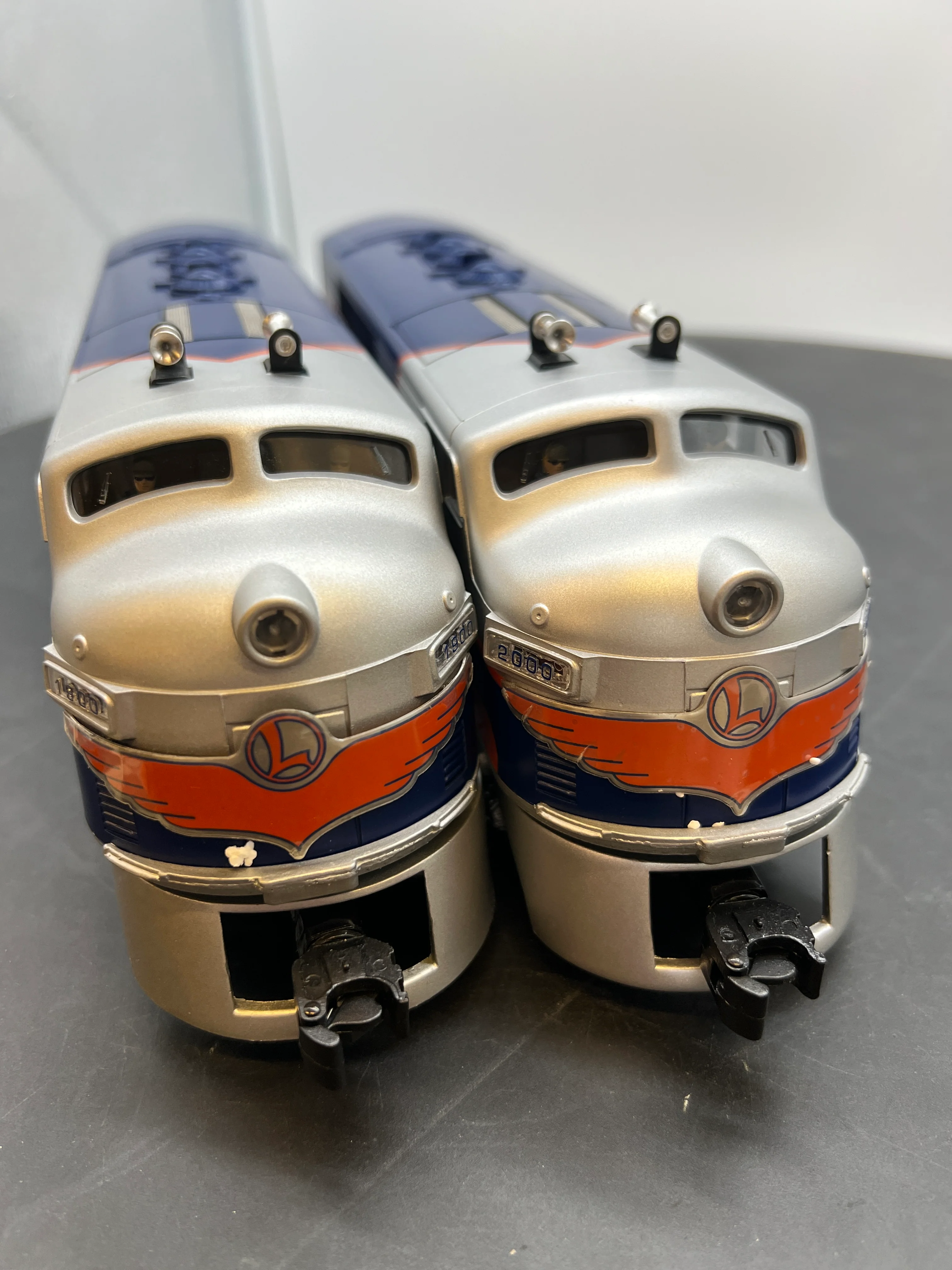 Lionel 6-38153 Spirit of the Century F3 AA diesel set with TMCC Railsounds O SCALE Like New - Image 2