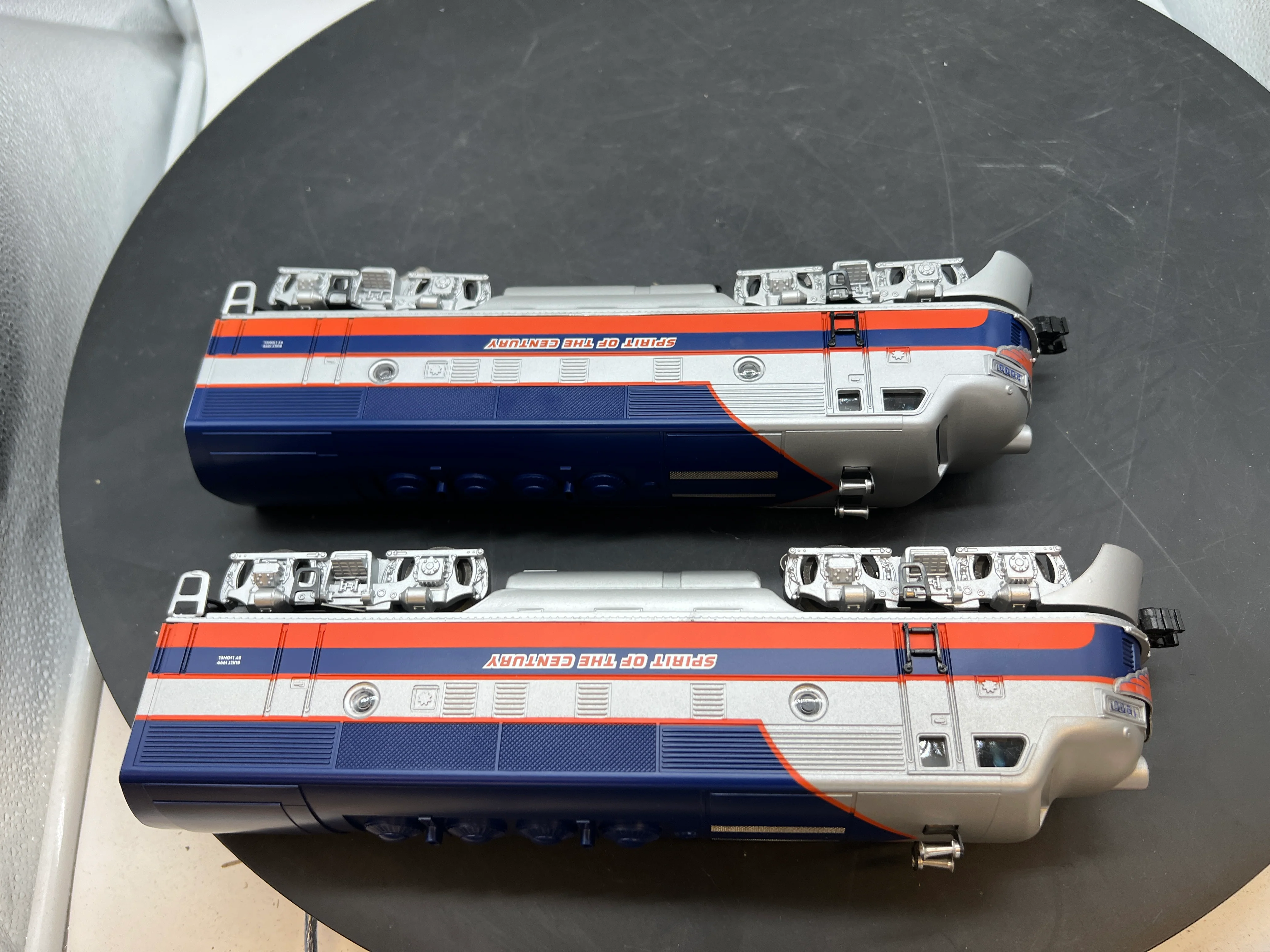 Lionel 6-38153 Spirit of the Century F3 AA diesel set with TMCC Railsounds O SCALE Like New - Image 9