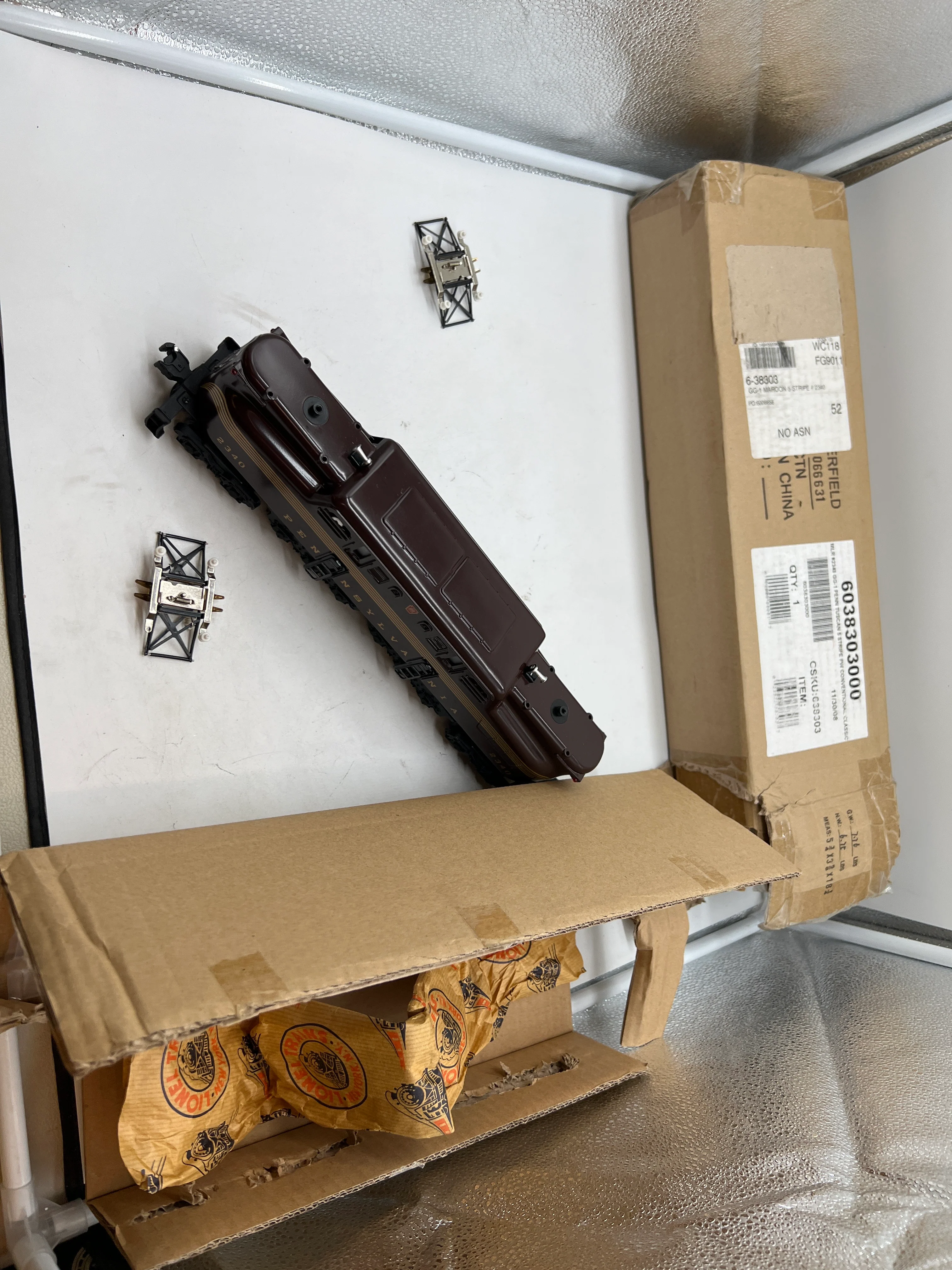 Lionel 6-38303 Pennsylvania PRR GG1  modern brown conventional classic electric locomotive  O SCALE Like New Damaged Box - Image 9