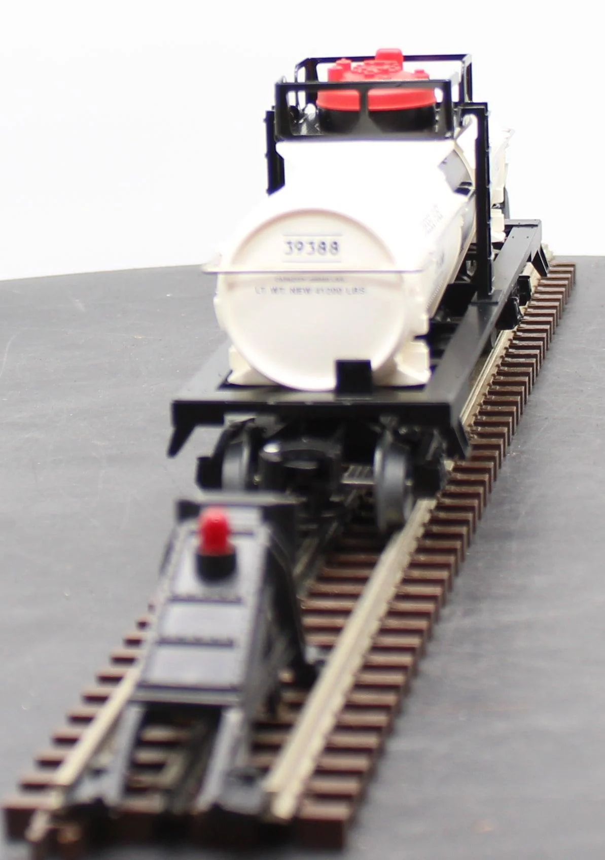 Lionel 6-39388 U.S. National Guard Made in USA Tank Car O SCALE NEW limited - Image 2