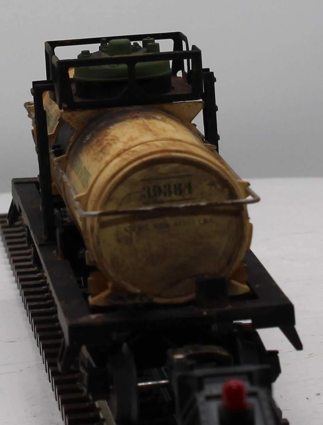 Lionel 6-39399 U.S. Army Made in USA Tank Car O SCALE WEATHERED AS IS Like New - Image 4
