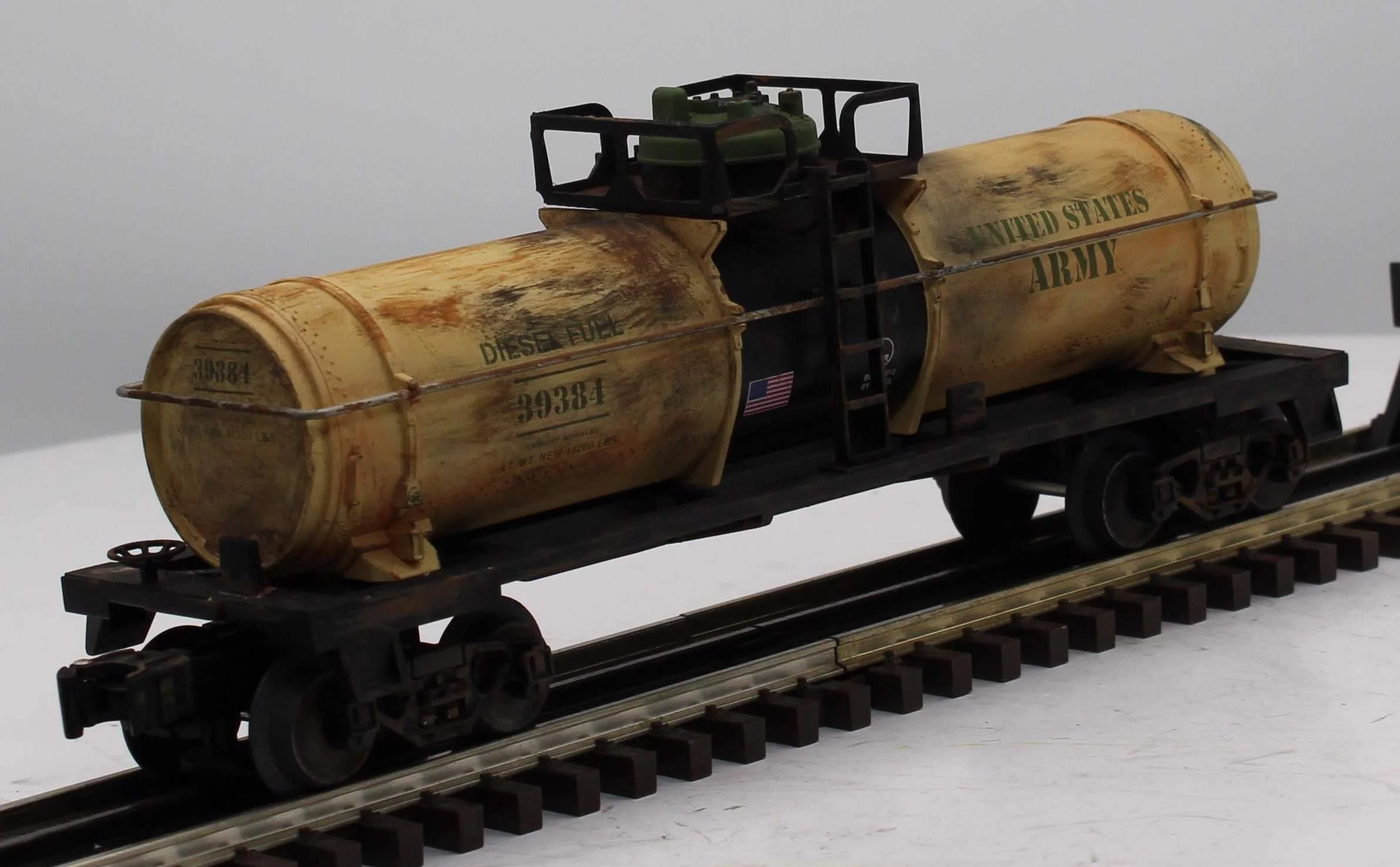 Lionel 6-39399 U.S. Army Made in USA Tank Car O SCALE WEATHERED AS IS Like New - Image 5