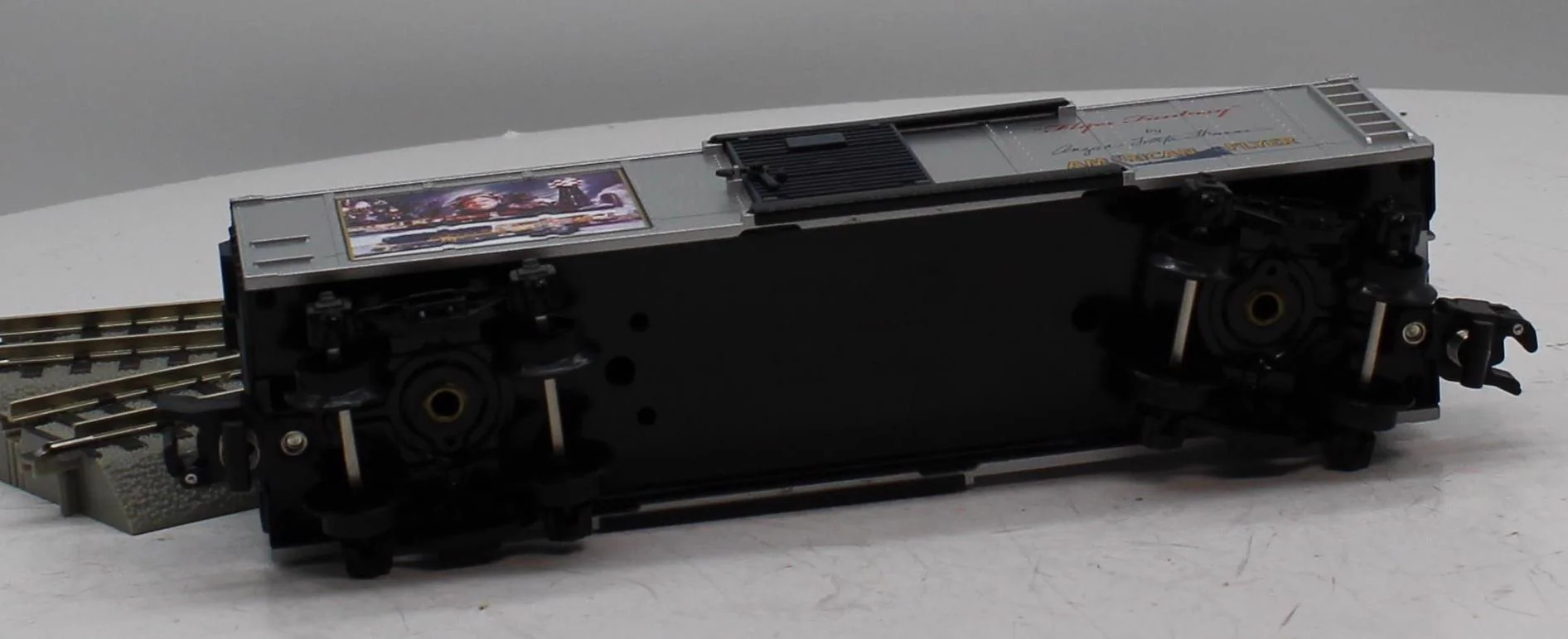Lionel 6-48389 "Flyer Fantasy" S Gauge Boxcar S SCALE Like New - Image 7