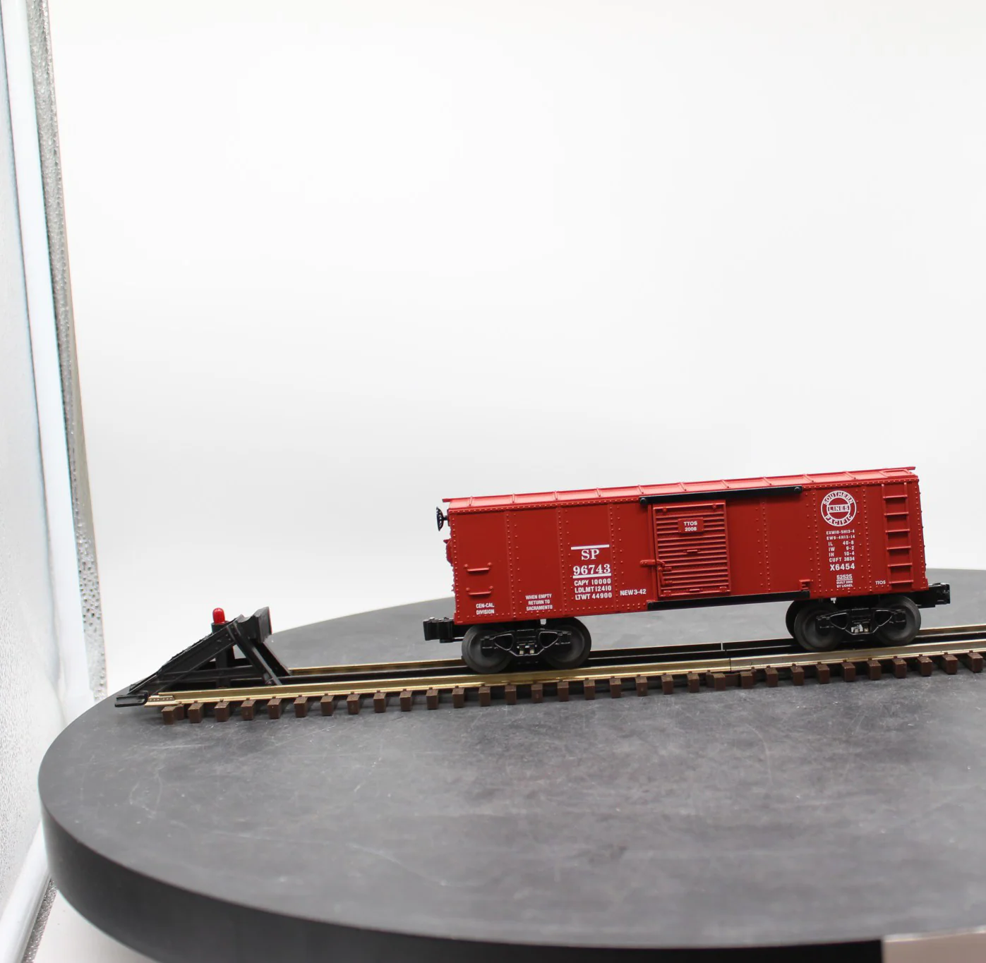 Lionel 6-52525 TTOS 2008 6454 SOUTHERN PACIFIC BOXCAR O SCALE Like New Damaged Box - Image 5