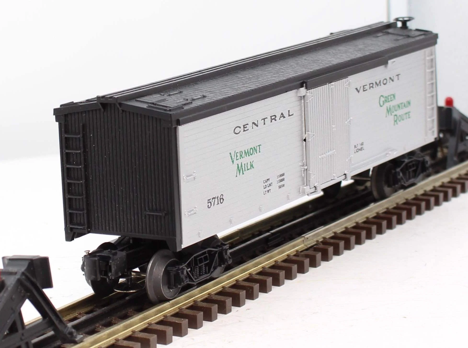 Lionel 6-5716 CENTRAL VERMONT Woodside Reefer 5716 O Scale Like New - Image 6