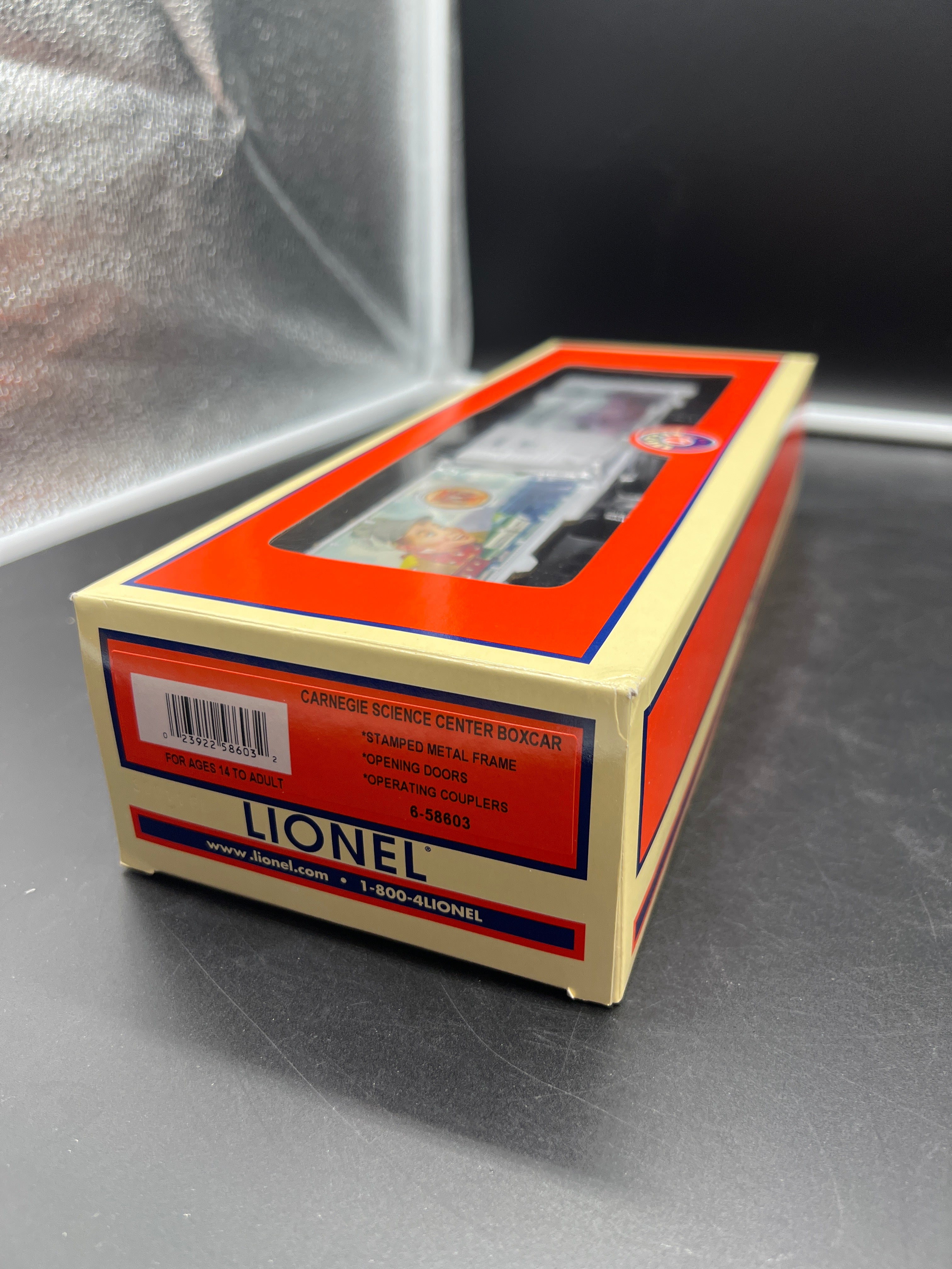 Lionel 6-58603 Carnegie Science Center boxcar, 2011 O SCALE NEW - Image 7