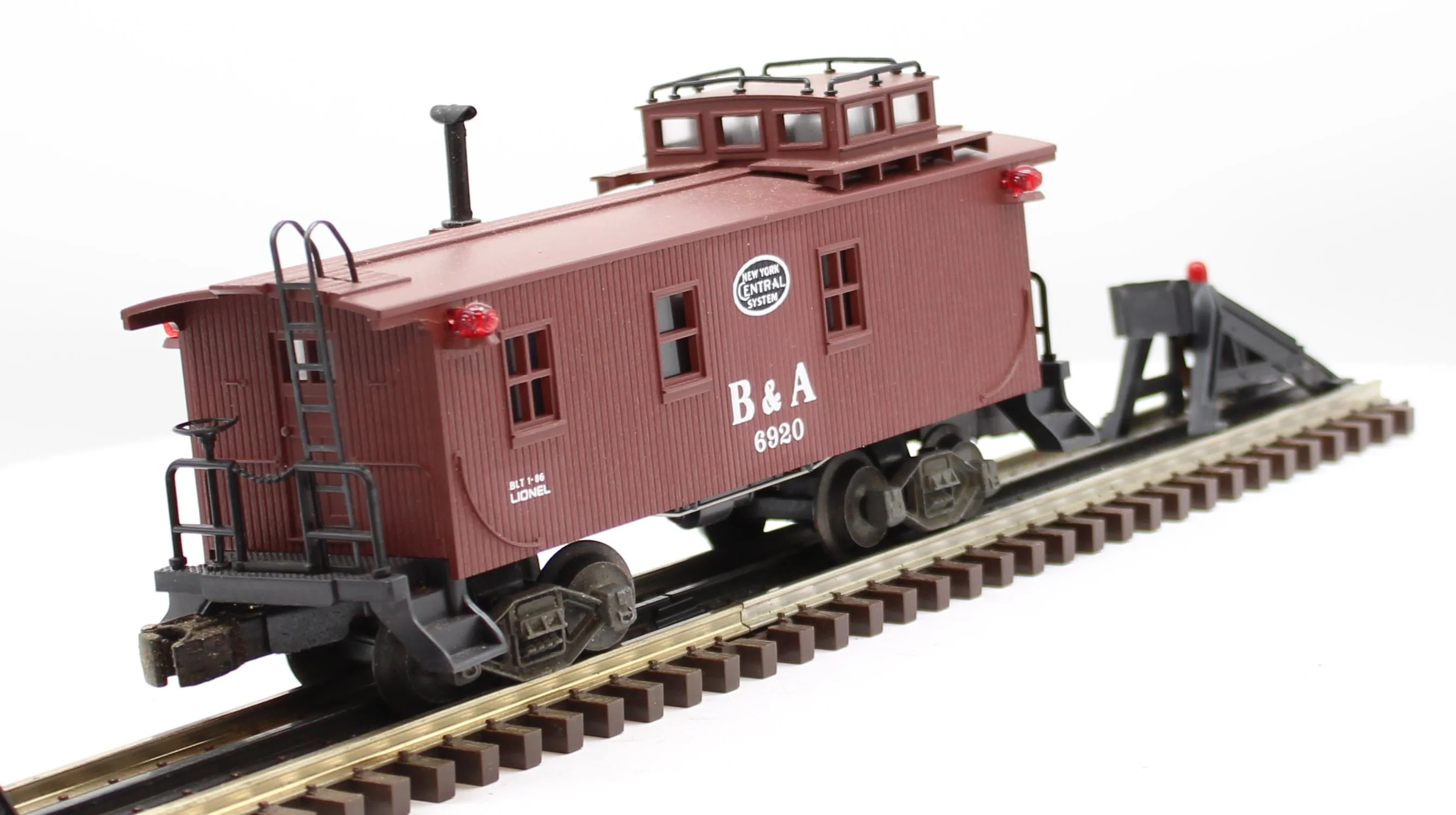 Lionel 6-6920 Boston & Albany Woodside Illuminated Caboose O SCALE Used Damaged Box - Image 6