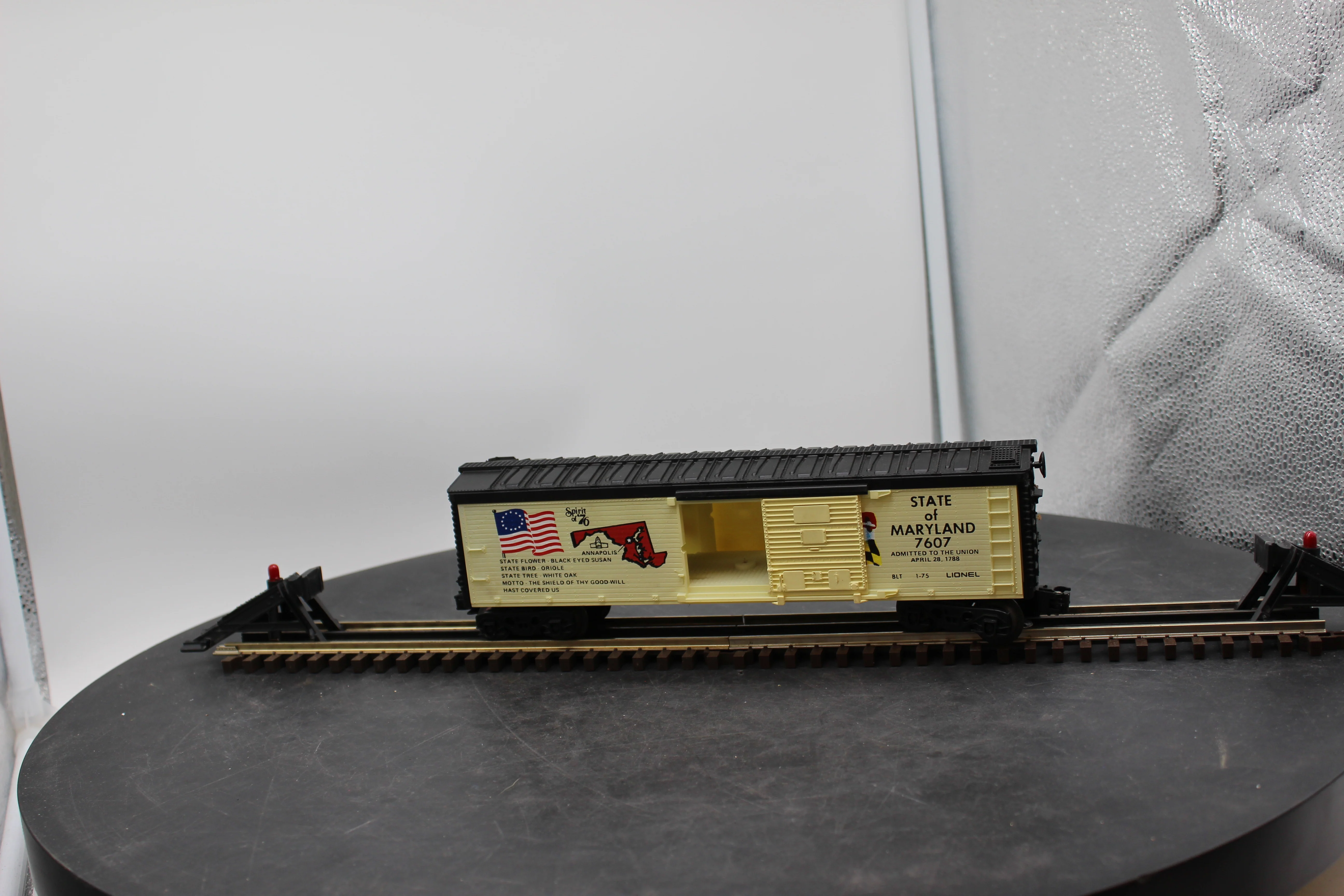 Lionel 6-7607 LIONEL Spirit of 76 Maryland Boxcar O SCALE Used Excellent Damaged Box - Image 4