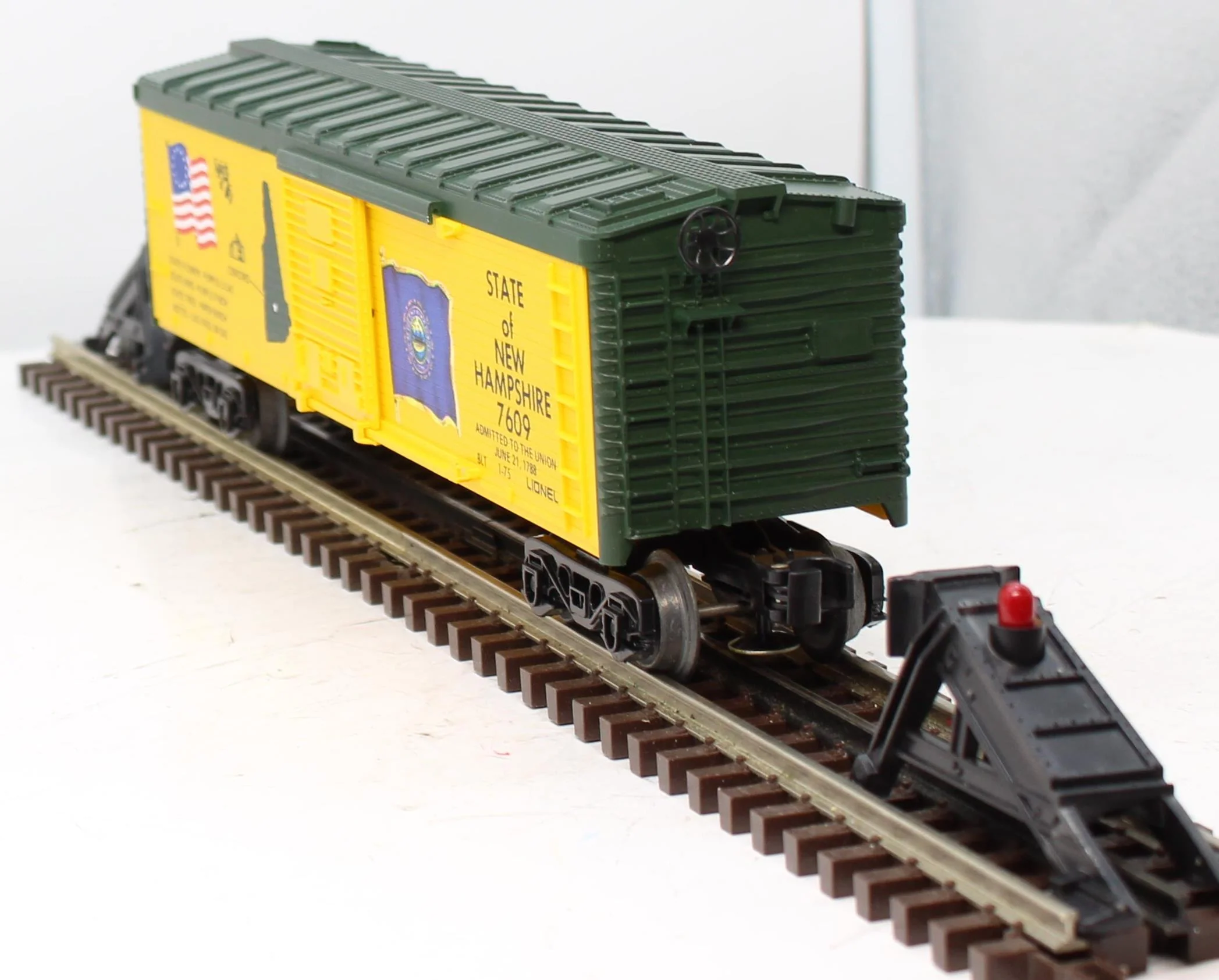 Lionel 6-7609 STATE OF NEW HAMPSHIRE boxcar Mainline O Scale Like New