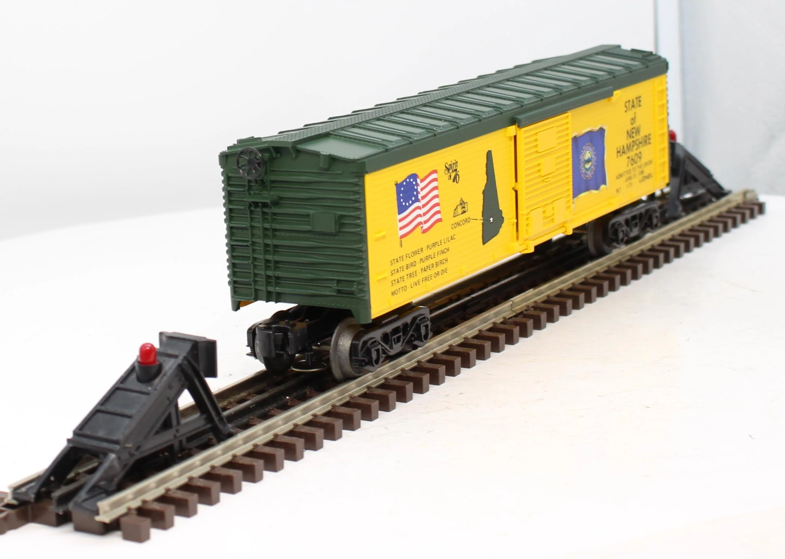 Lionel 6-7609 STATE OF NEW HAMPSHIRE boxcar Mainline O Scale Like New - Image 5