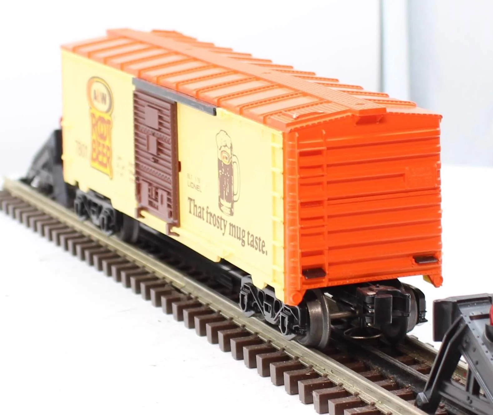 Lionel 6-7801 A&W Root Beer Boxcar O Scale Like New Damaged Box - Image 5