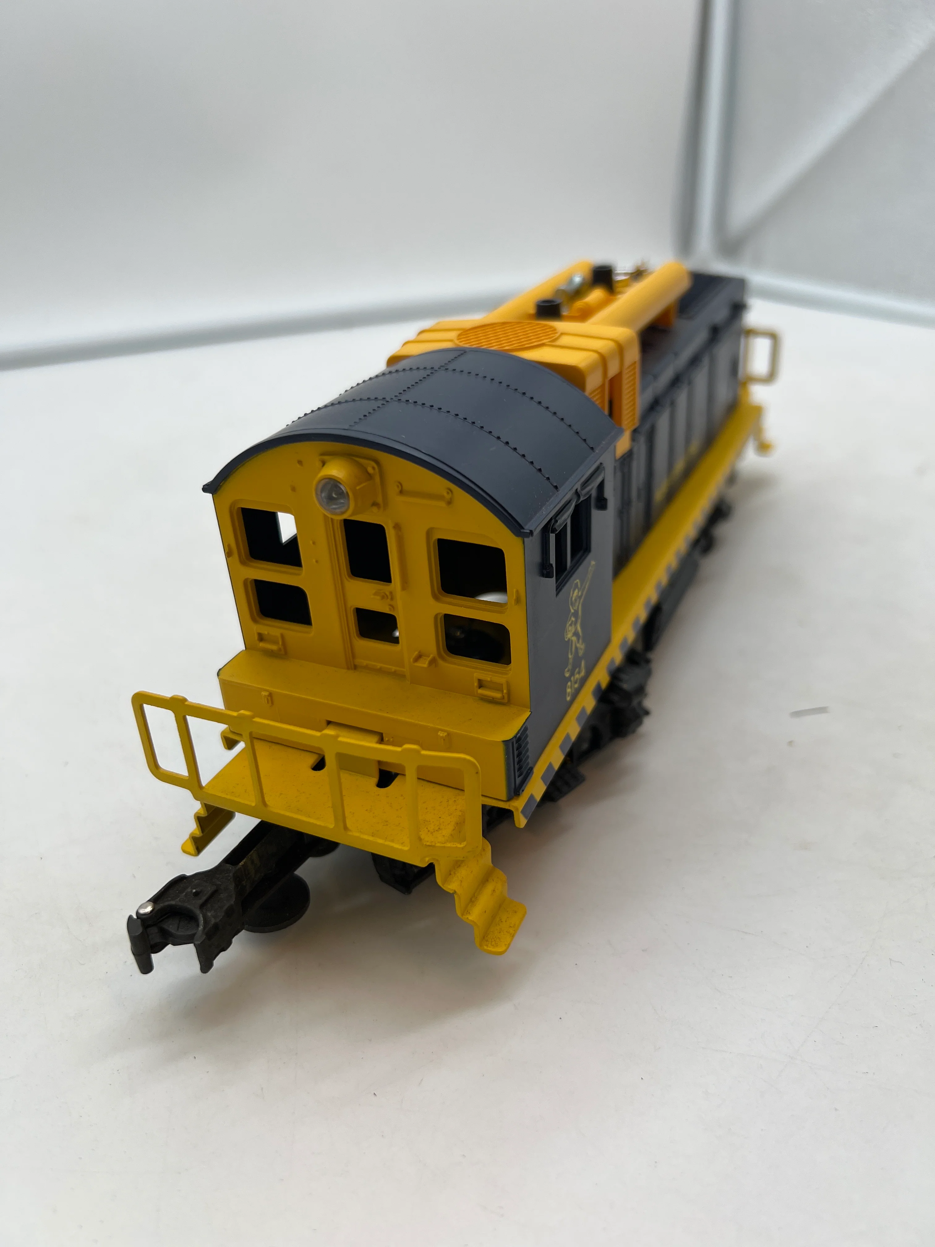 Lionel 6-8154 ARR Alaska Railroad blue and yellow NW2 switcher 1981-82 O SCALE Used Excellent No Box - Image 3
