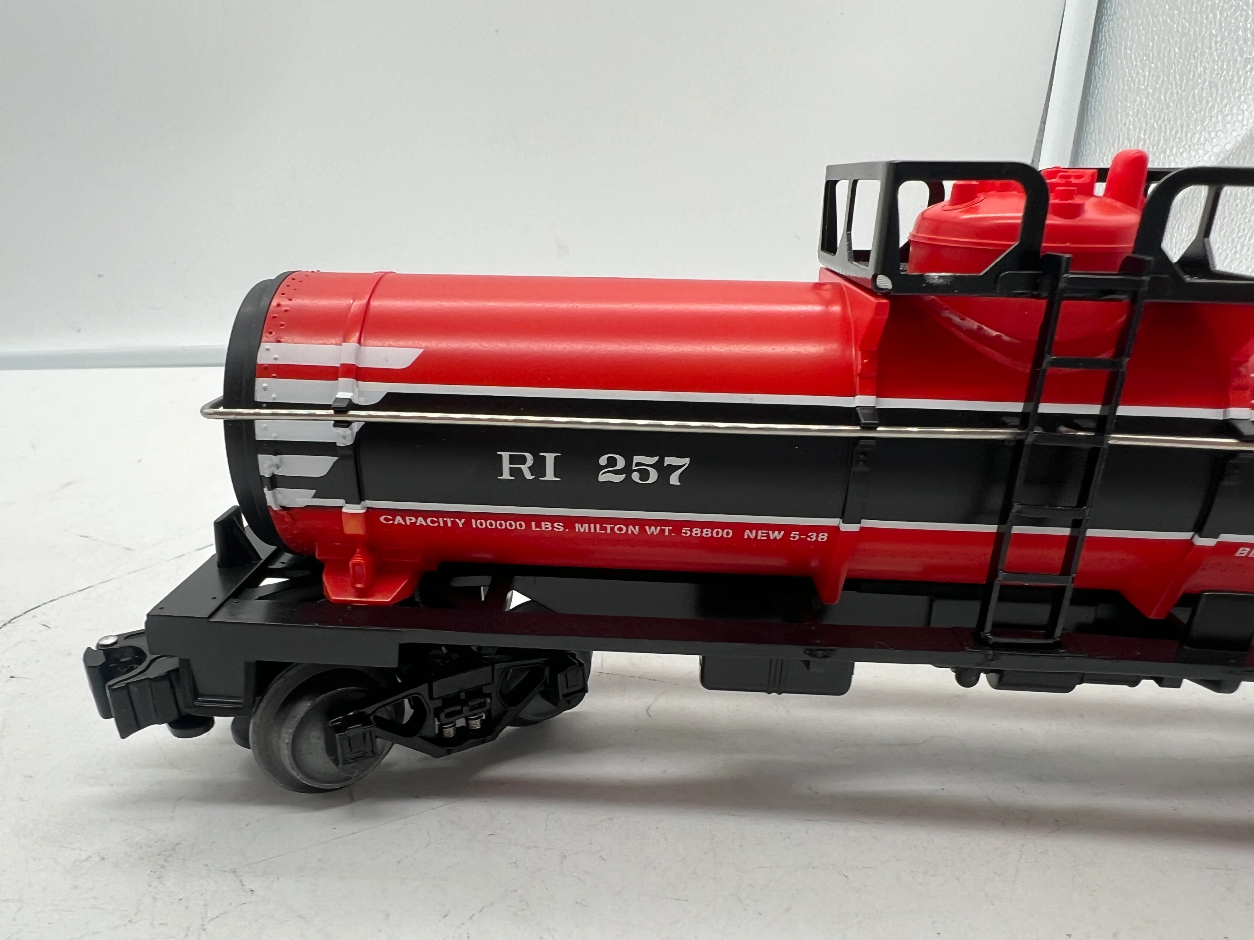 Lionel 6-81663 Rock Island single dome tank car Route of the Rockets O SCALE Like New - Image 3