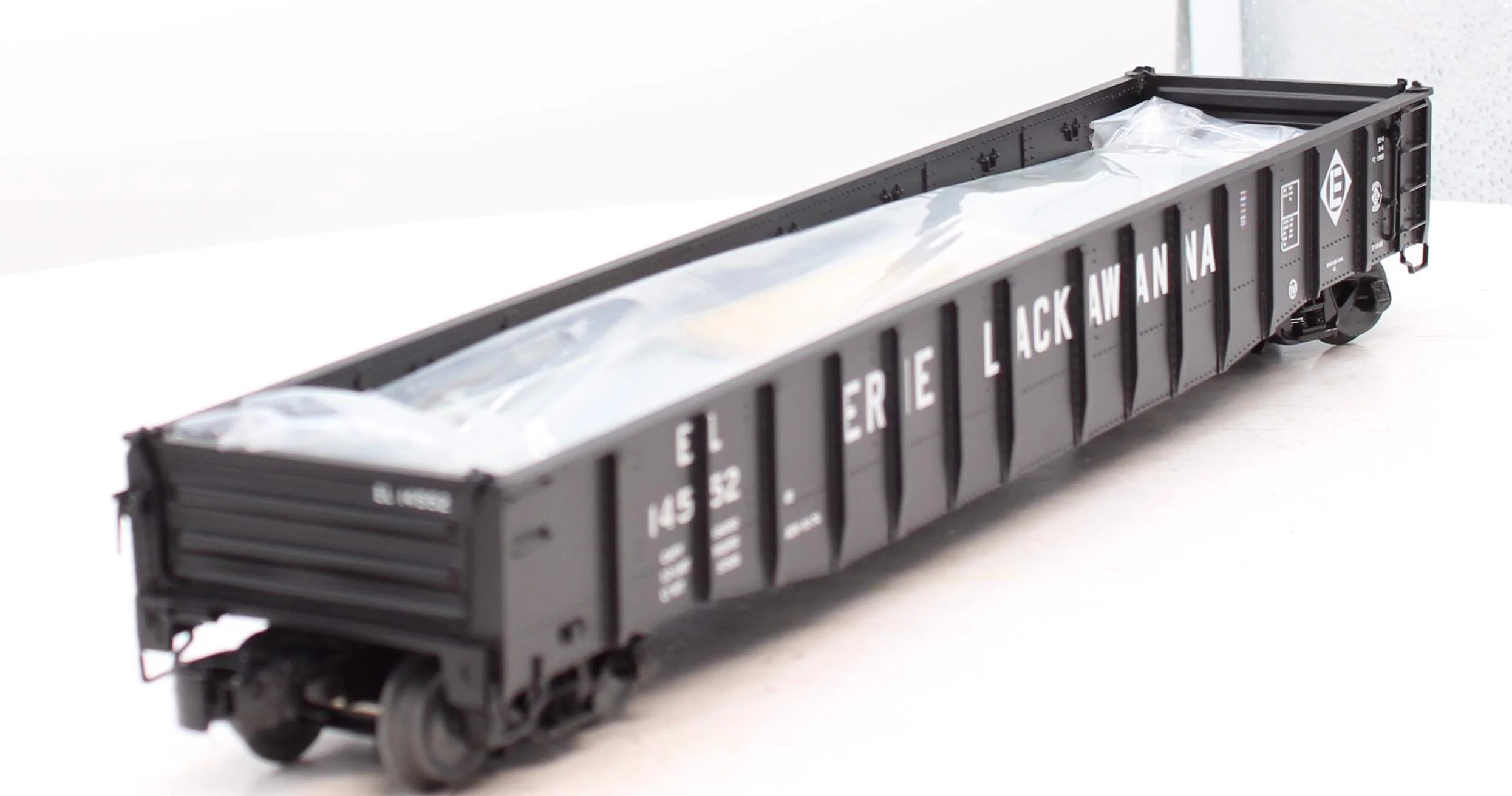 Lionel 6-82861 Erie Lackawanna PS-5 Gondola's with Load Like New Damaged Box - Image 2