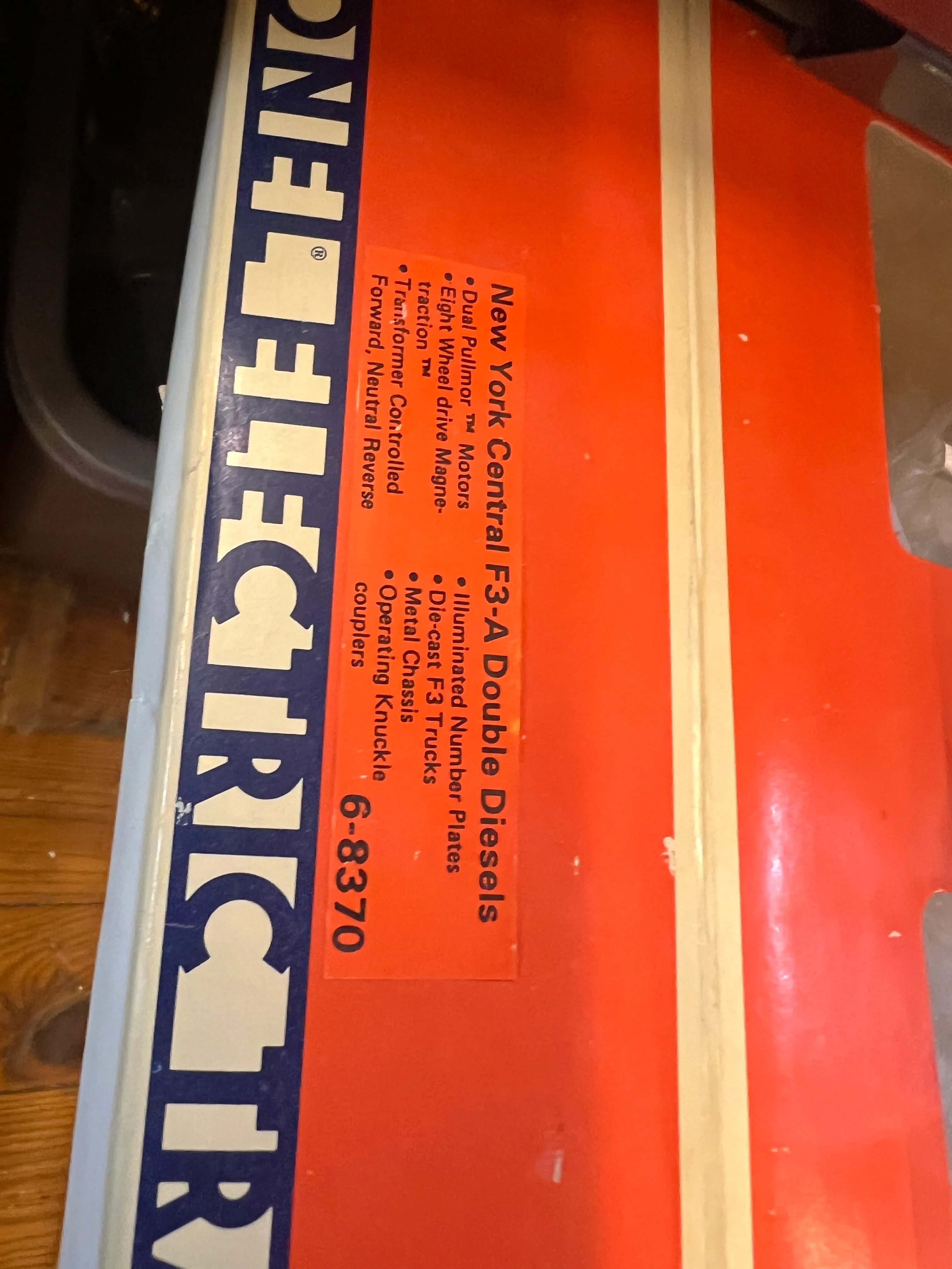 Lionel 6-8370, 6-8371 New York Central F3 AA & B Diesel Locomotives (Set of 3 pcs ) as is horn on B unit needs service O Scale Like New Damaged Box - Image 8