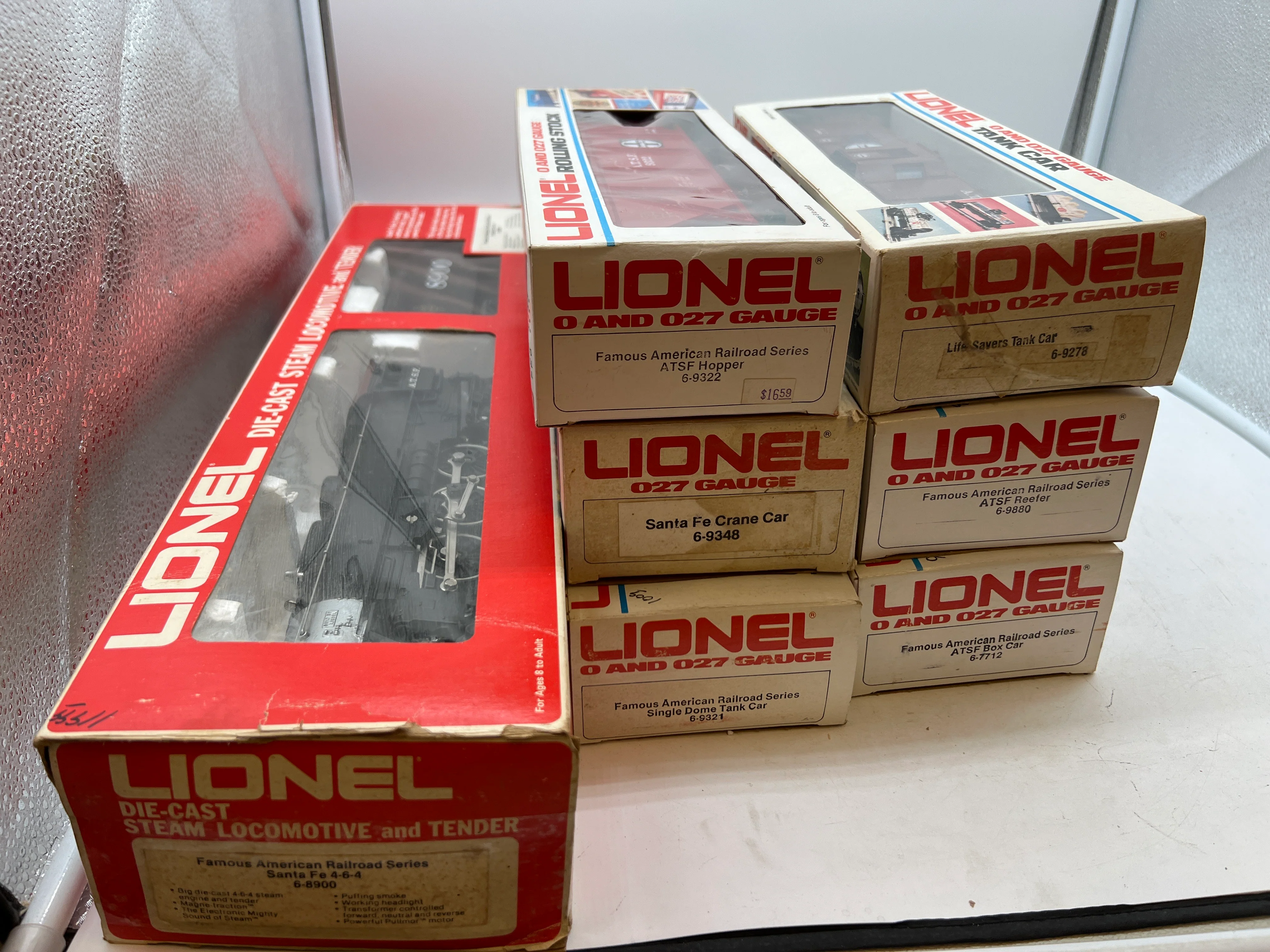 Lionel 6-8900, 6-9348, 6-9321, 6-7712, 6-9322, 6-9880, 6-9323 ATSF Santa Fe Famous American Railroad Series Railroad Freight Car Set (Set of 7) Caboose in wrong box O Scale Used Excellent - Image 14